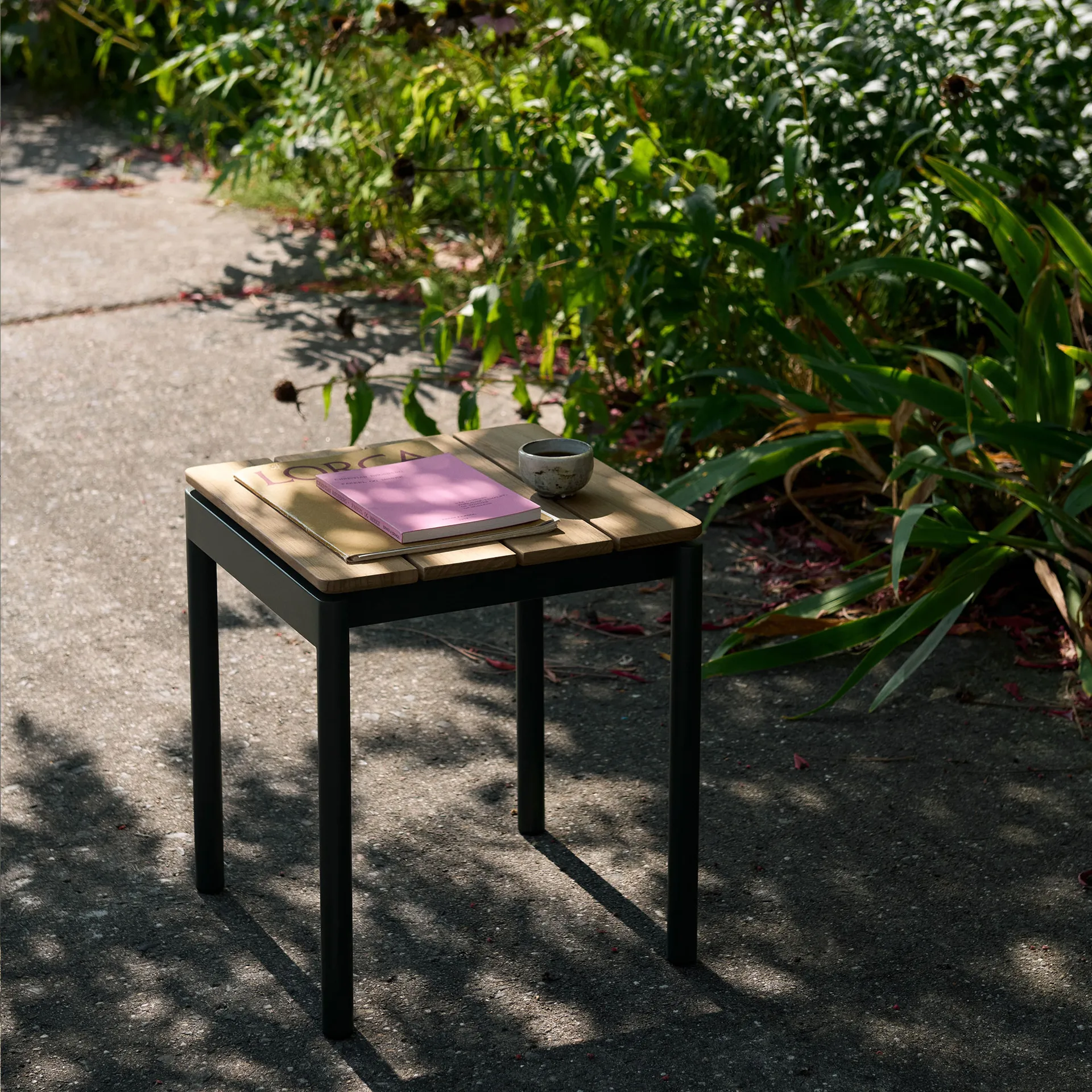 Ville Outdoor AV47 krakk, Warm black &Tradition