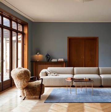 Wulff Lounge Chair ATD2 lenestol - Oljet valnøtt-Sheepskin honey - &Tradition