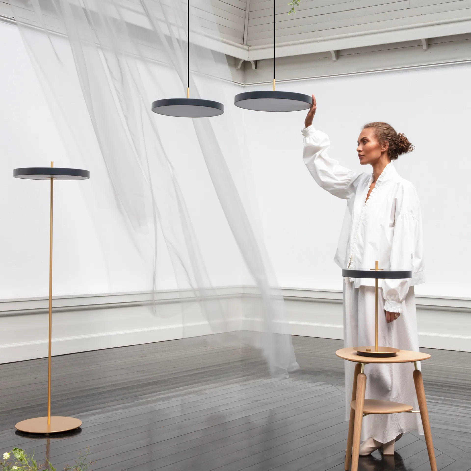 Asteria gulvlampe, Black Umage