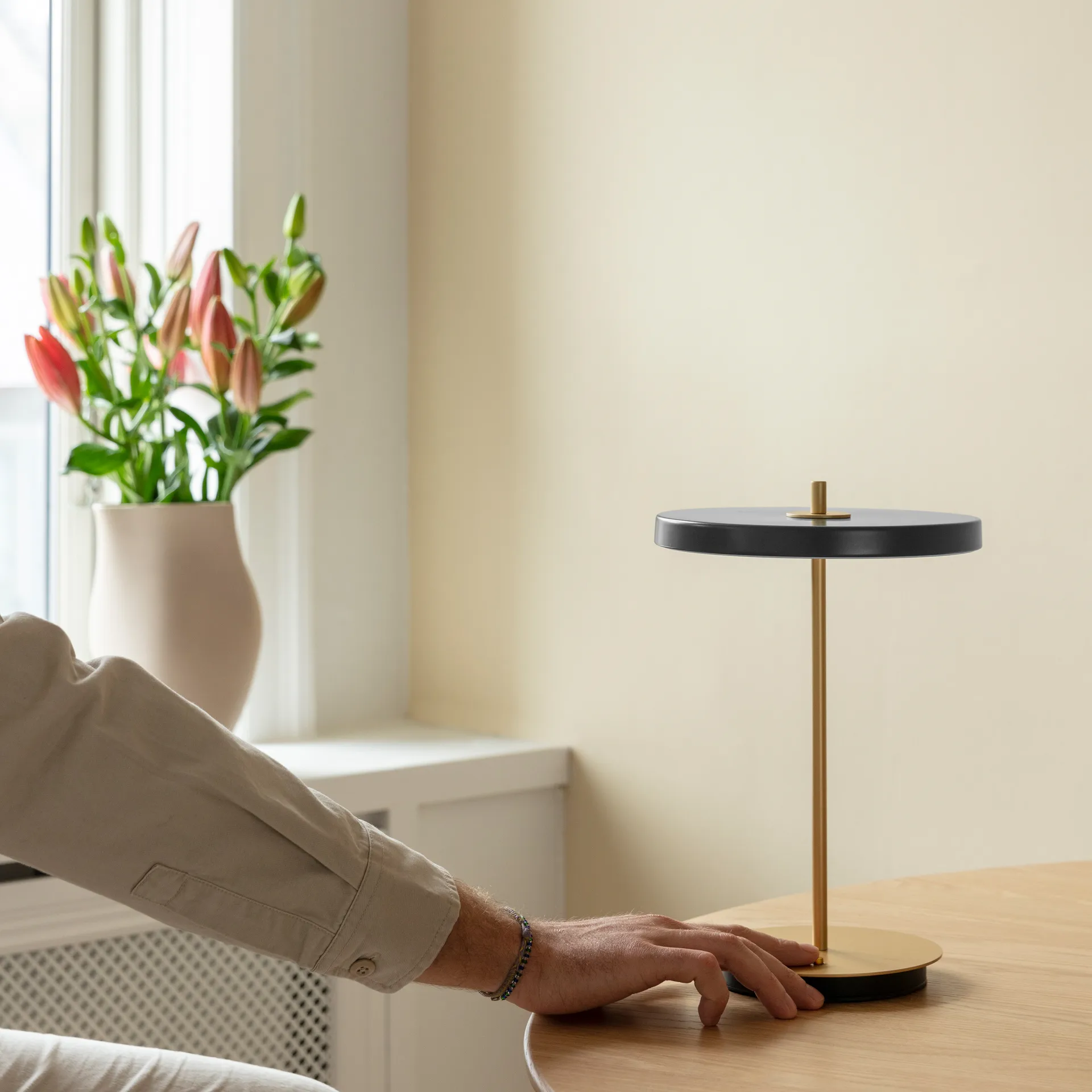 Asteria Move bordlampe, Anthracite Umage