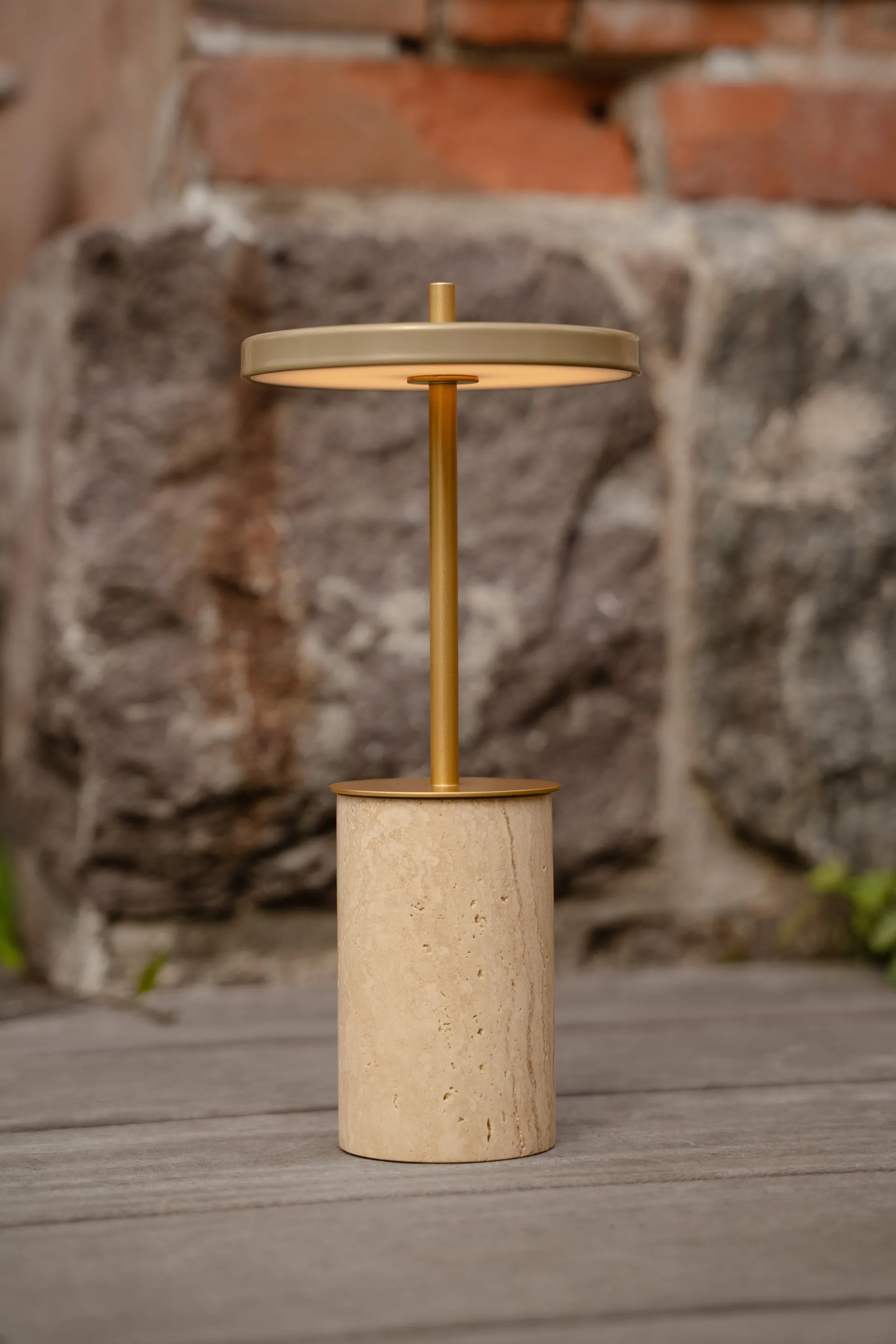 Asteria Move Mini bordlampe Ø12x25,5 cm, Clay Travertine-brass Umage