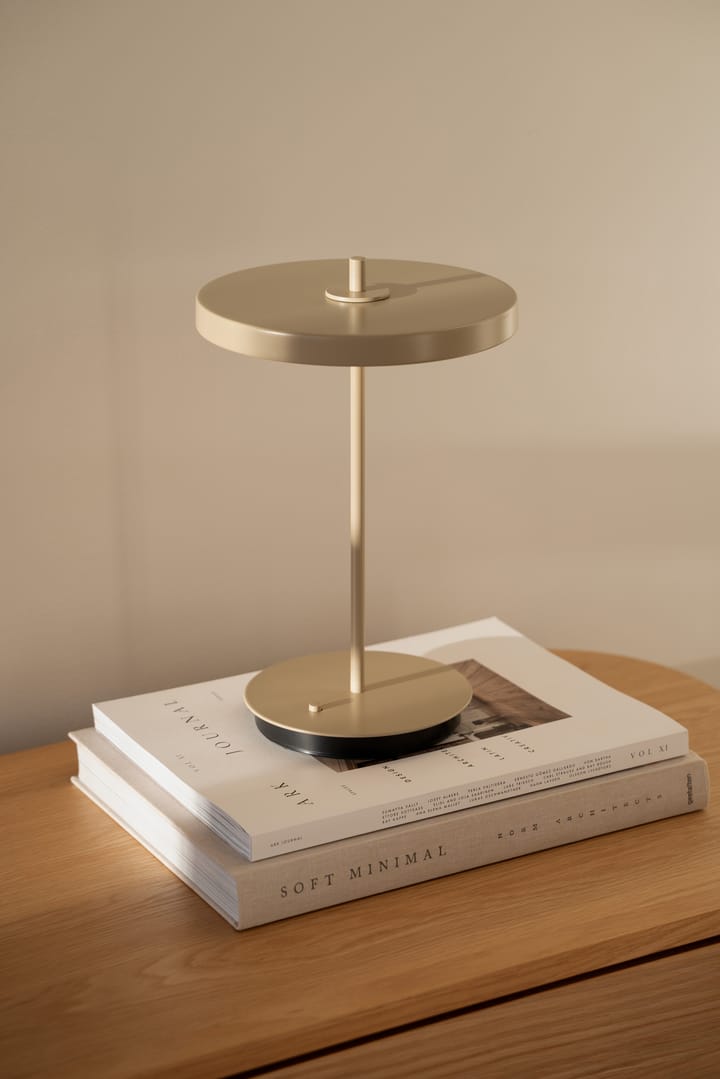 Asteria Move portabel bordlampe, Monochrome-clay Umage