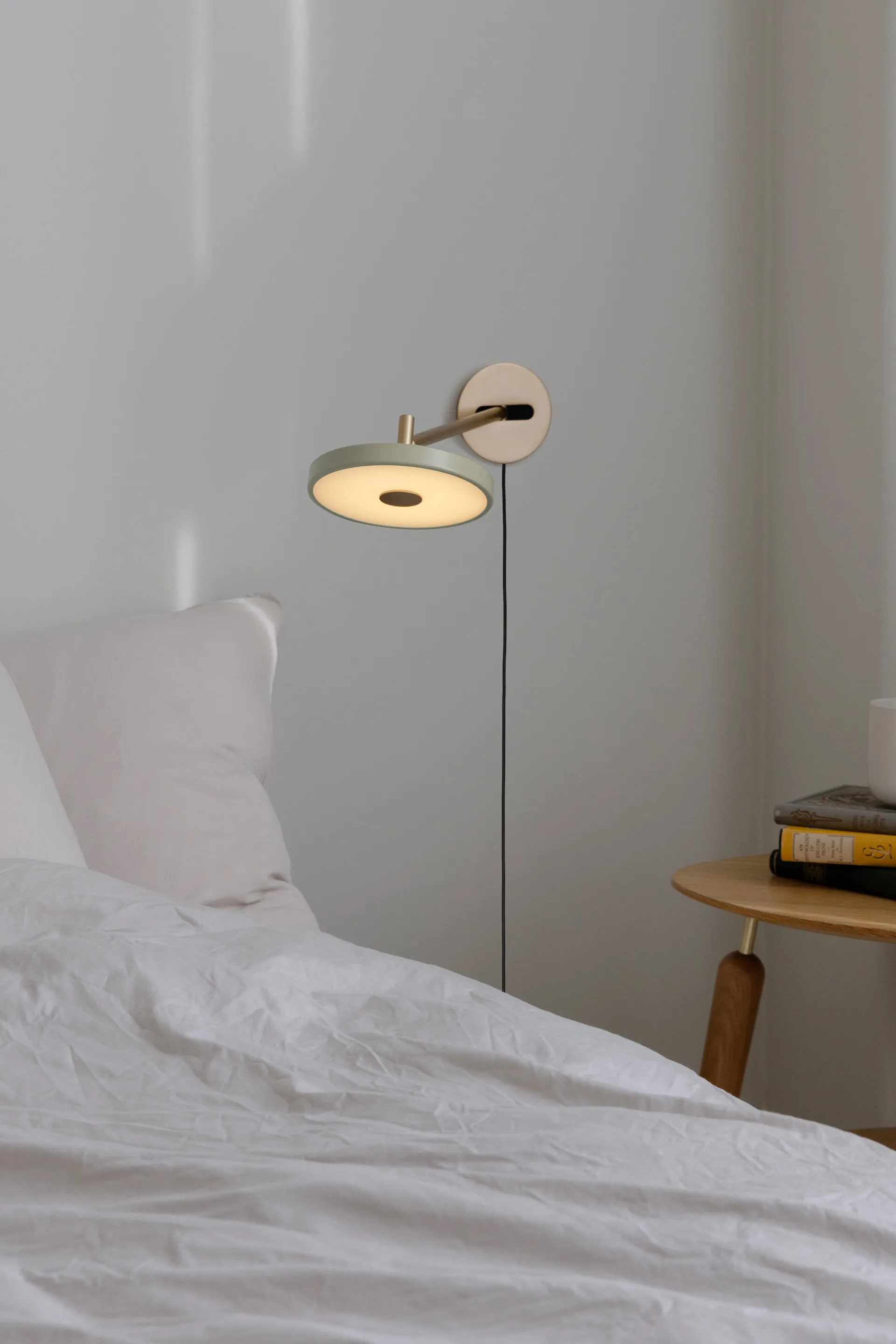 Asteria Wall long vegglampe, Nuance olive Umage