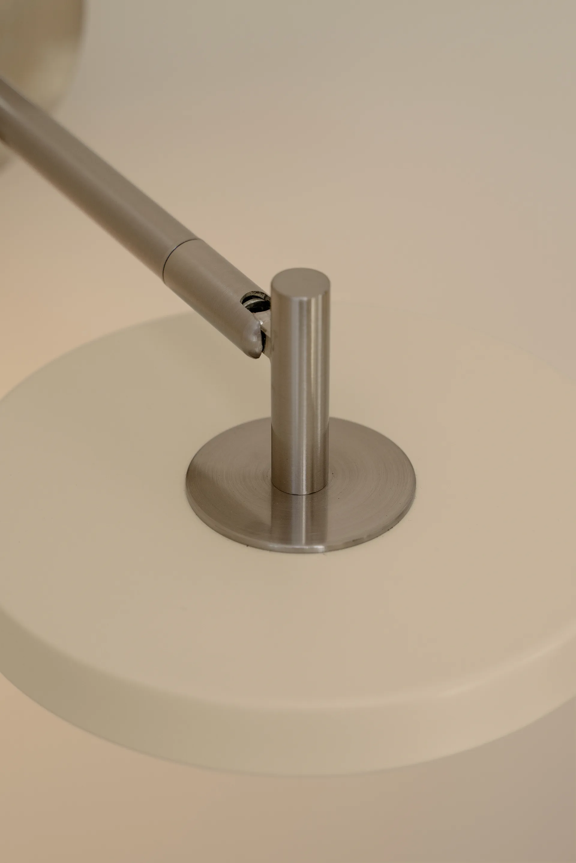 Asteria Wall vegglampe, Long, Pearl white-chrome Umage