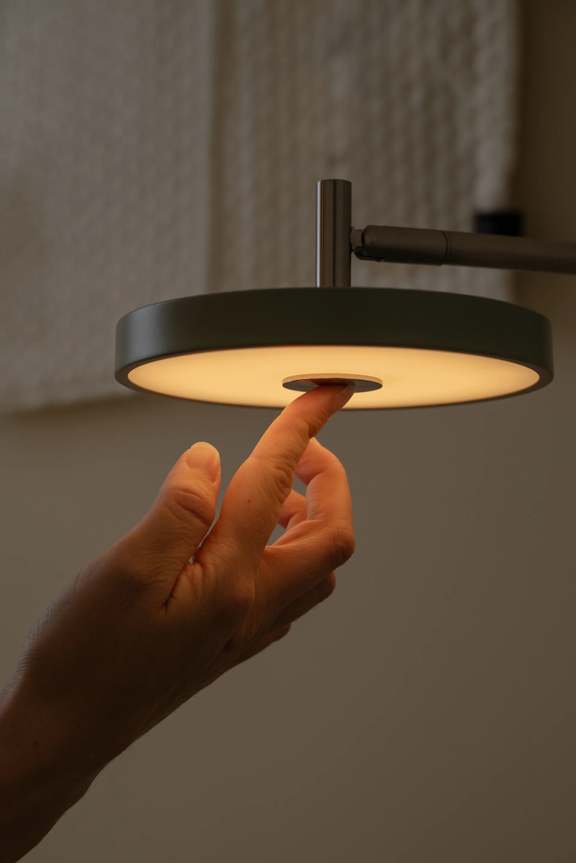 Asteria Wall vegglampe, Short, Nuance olive-chrome Umage