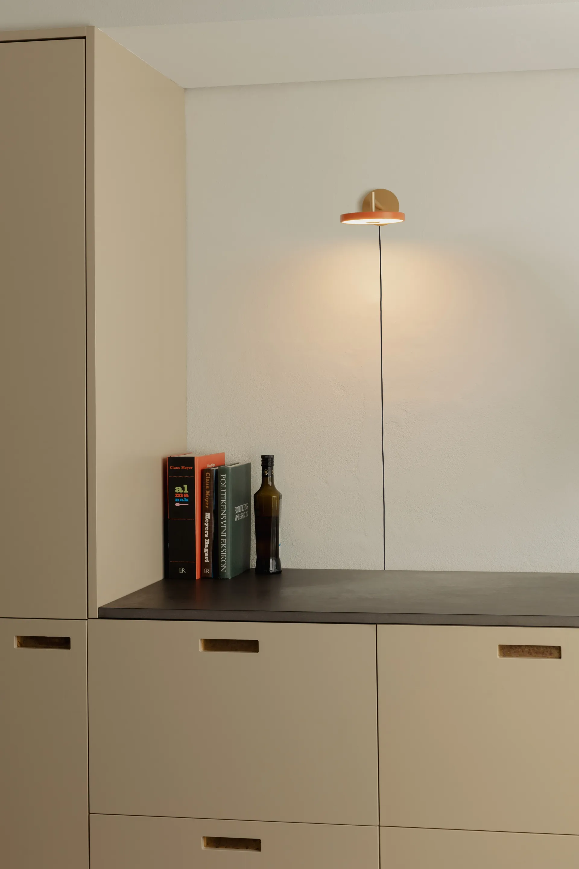 Asteria Wall vegglampe, Short, Nuance orange-brass Umage