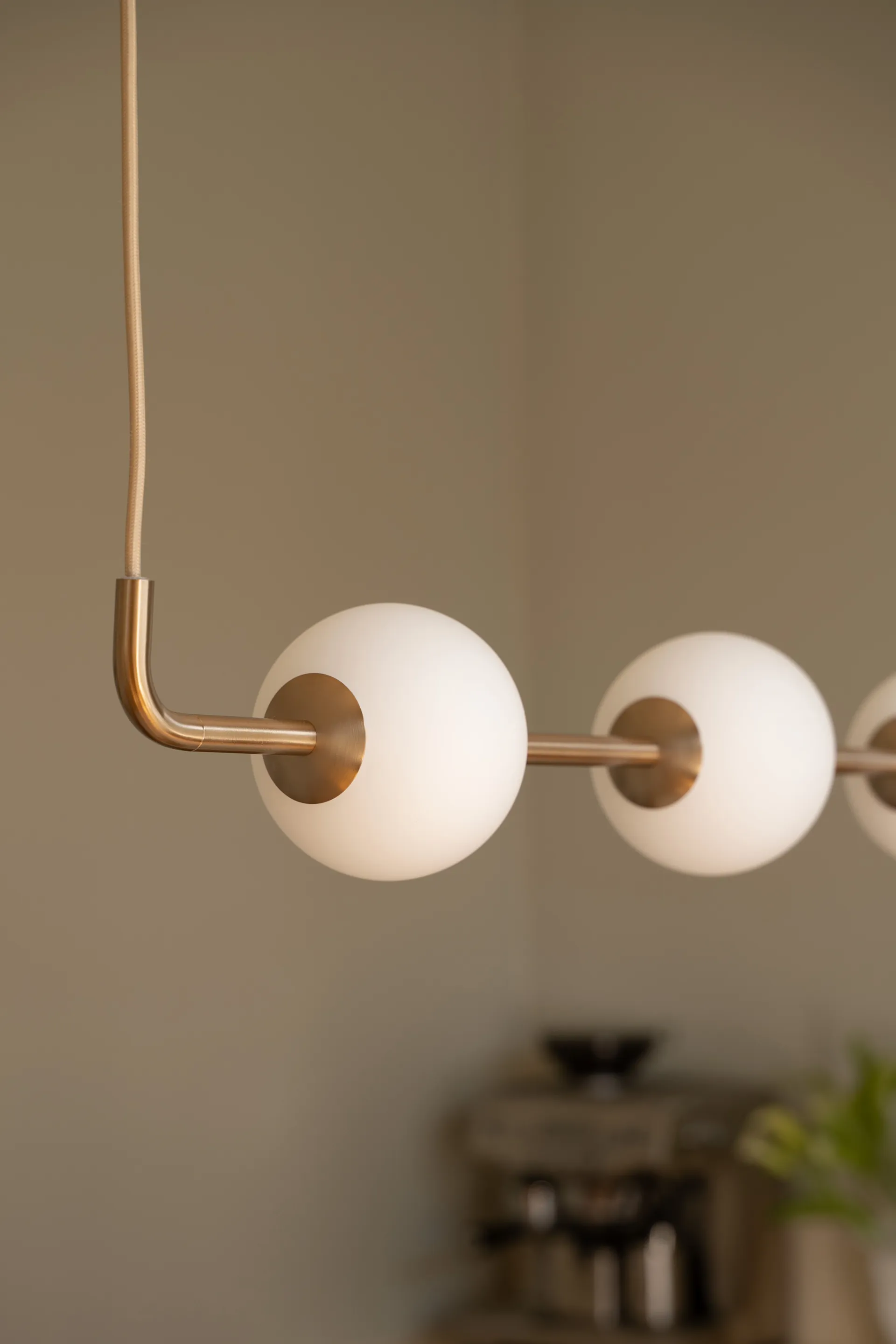 Audrey linear pendel, Brass Umage