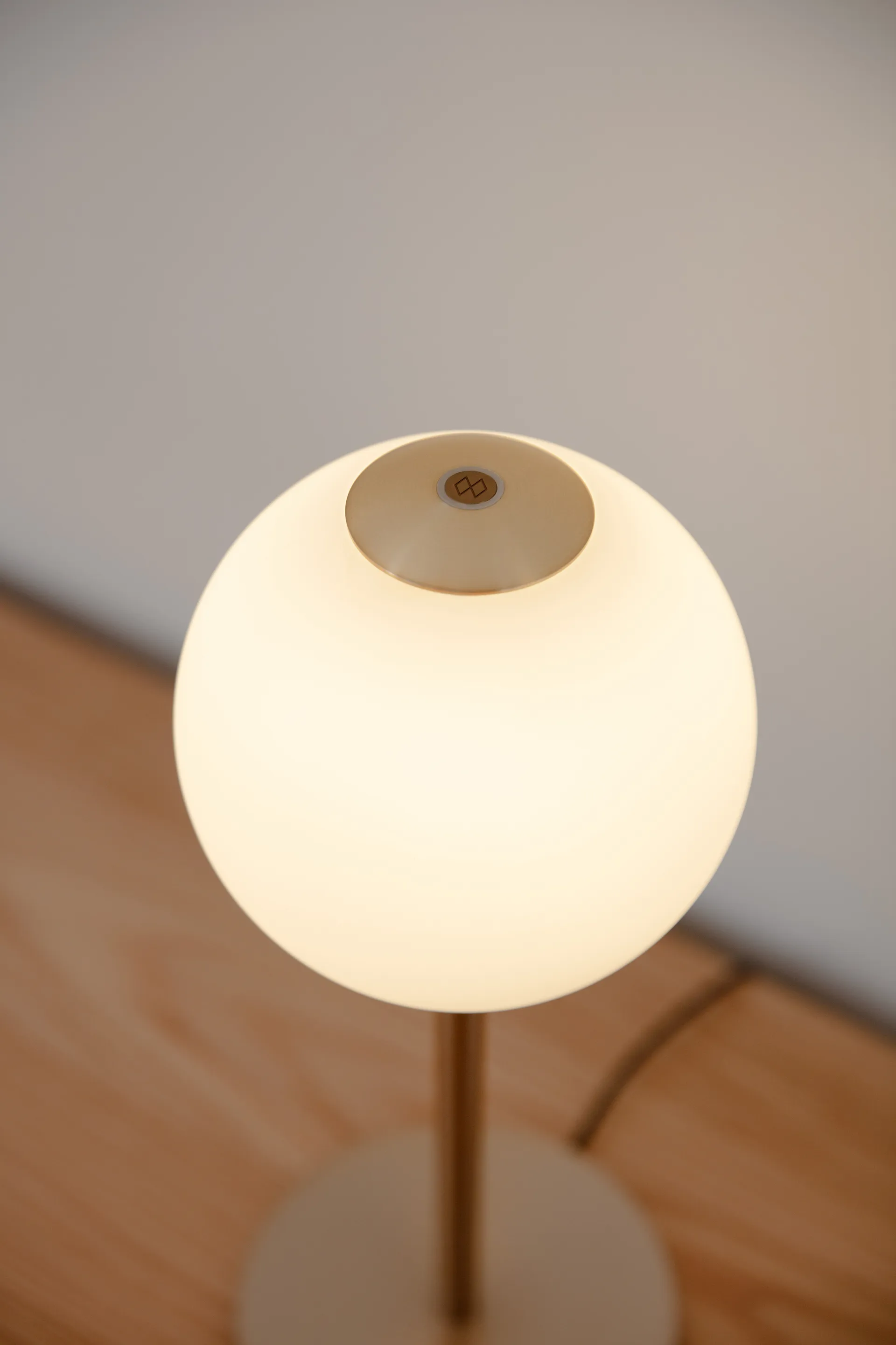 Audrey Table bordlampe, Plated brass Umage