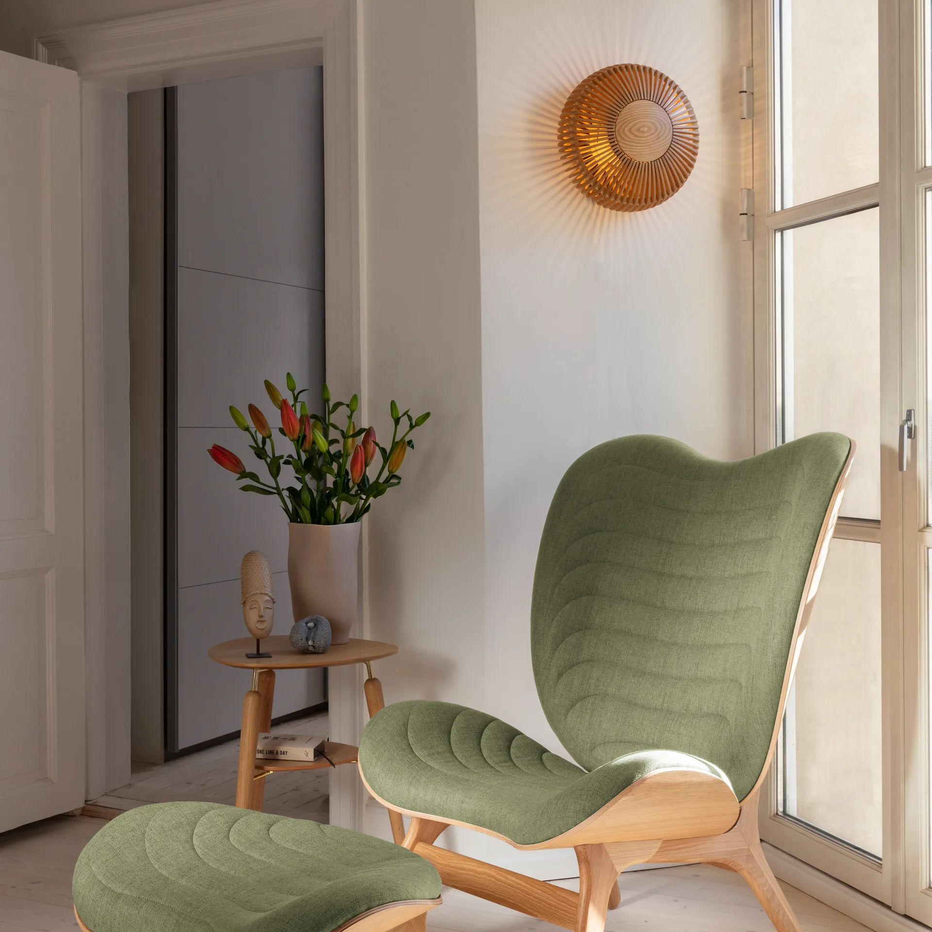 Clava Up vegglampe medium, Eik Umage