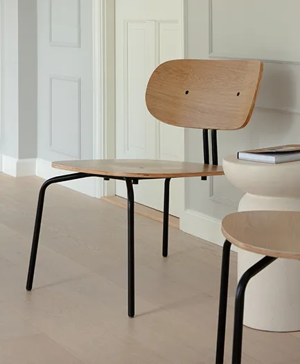 Curious loungefåtølje, Oak-black Umage