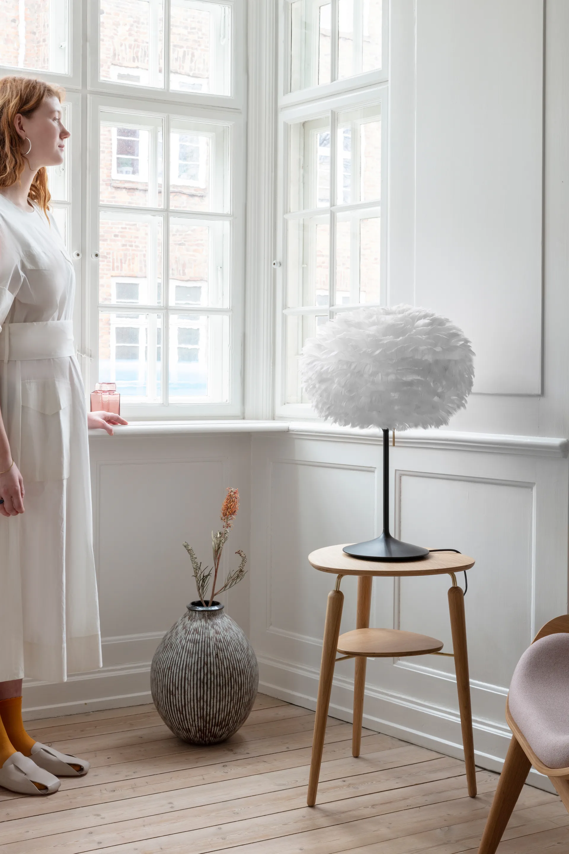 Eos bordlampe medium, Hvit-Svart Umage