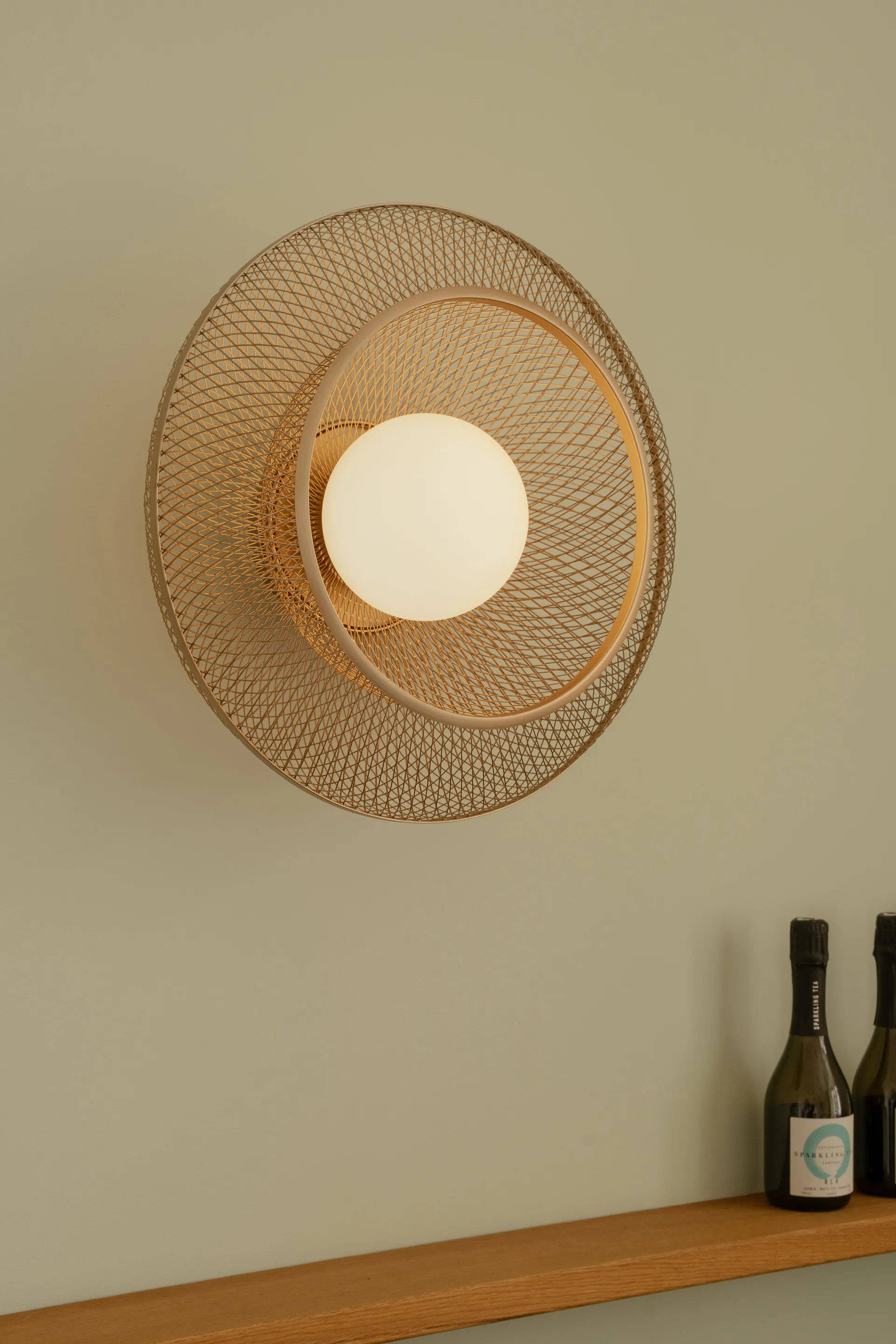 Faraday Up medium plafond, Brushed Brass Umage