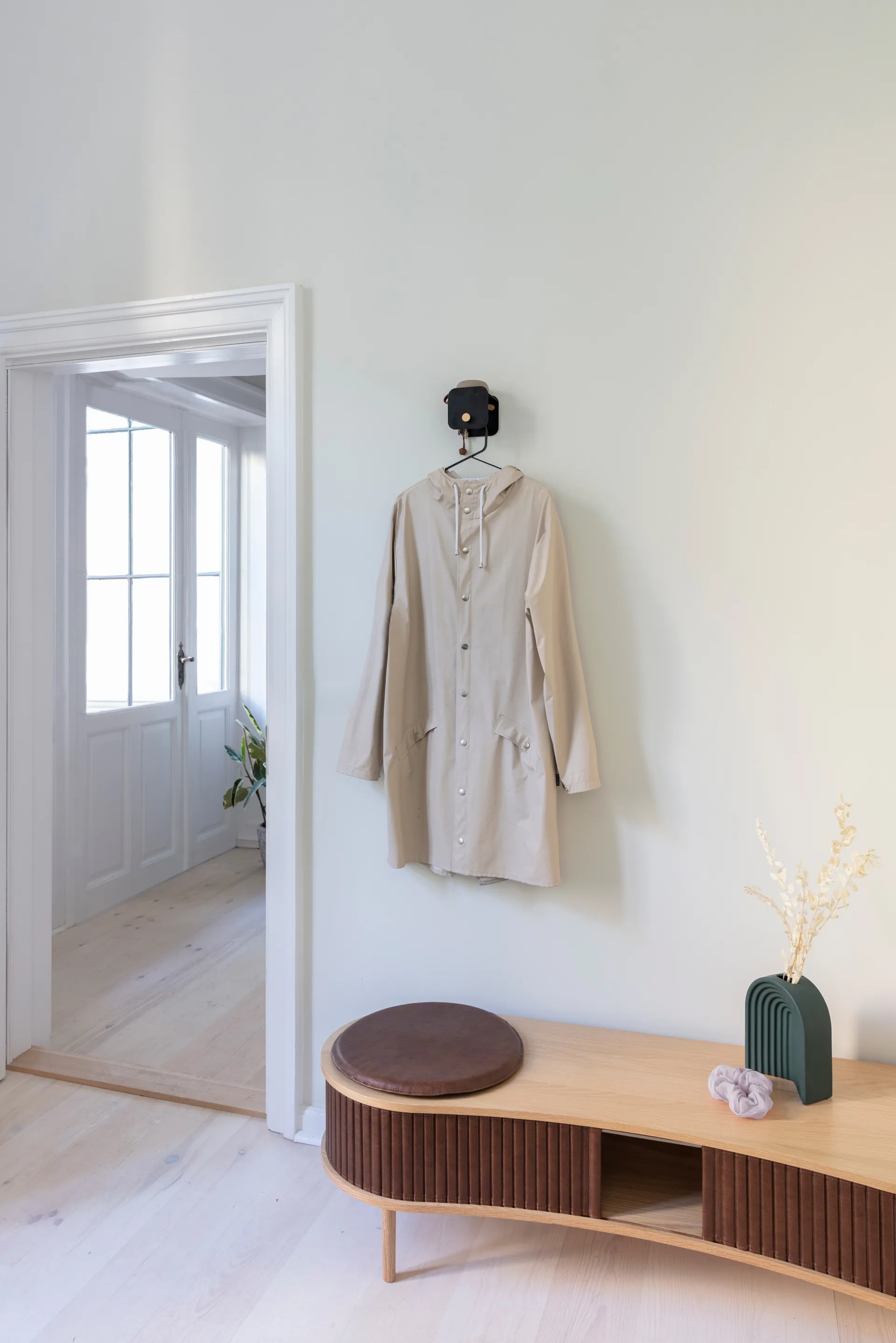 Hang in There henger, Black-brass Umage