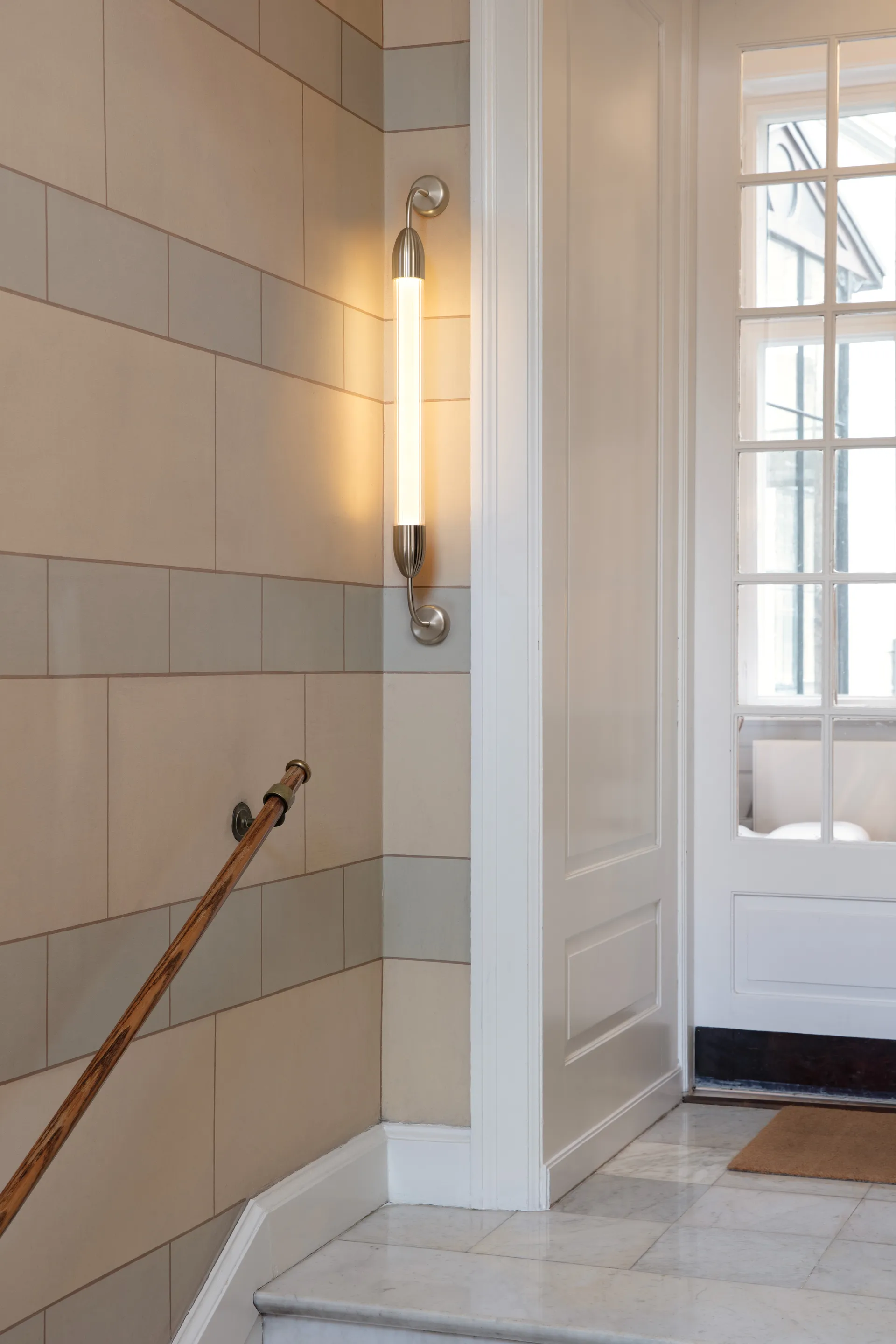 Lemon Squeeze Wall long vegglampe, Single plated brass Umage