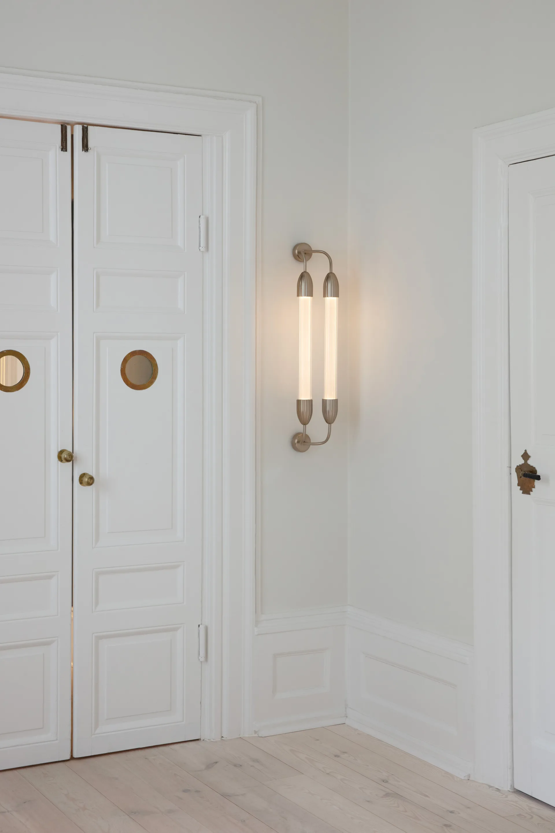 Lemon Squeeze Wall short vegglampe, Double plated brass Umage