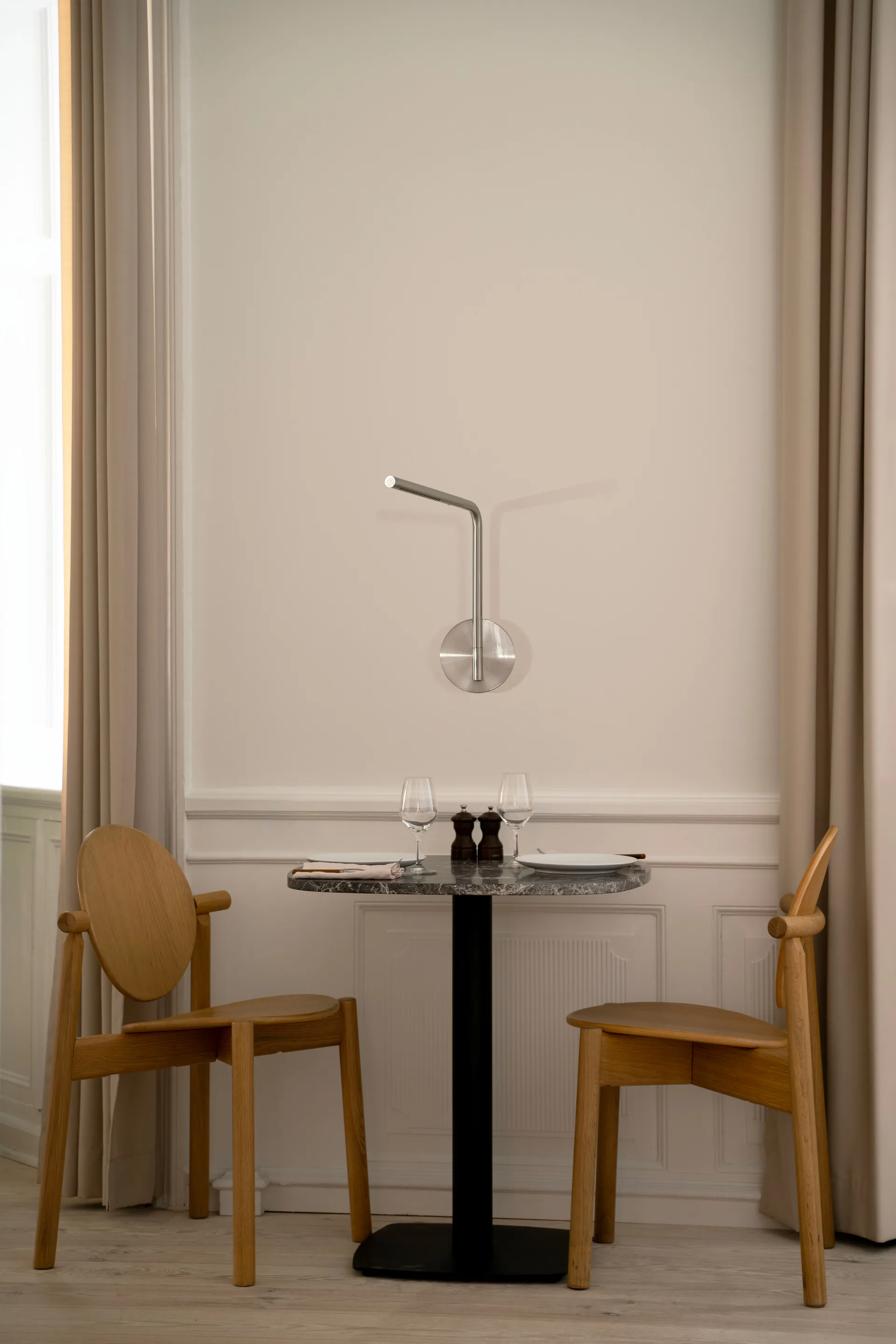 Omni Pivot vegglampe, Steel Umage