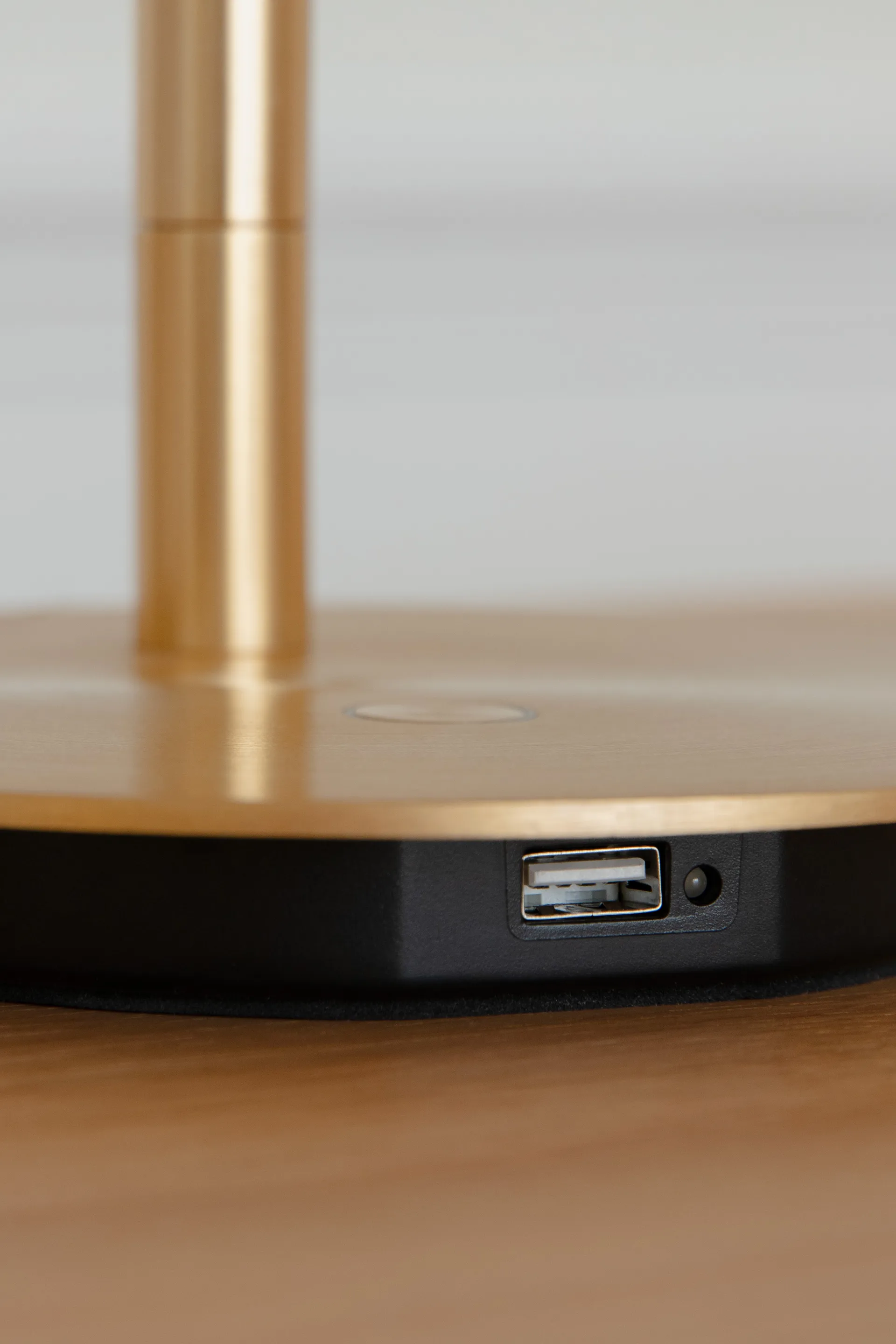 Omni Table bordlampe, Brass Umage