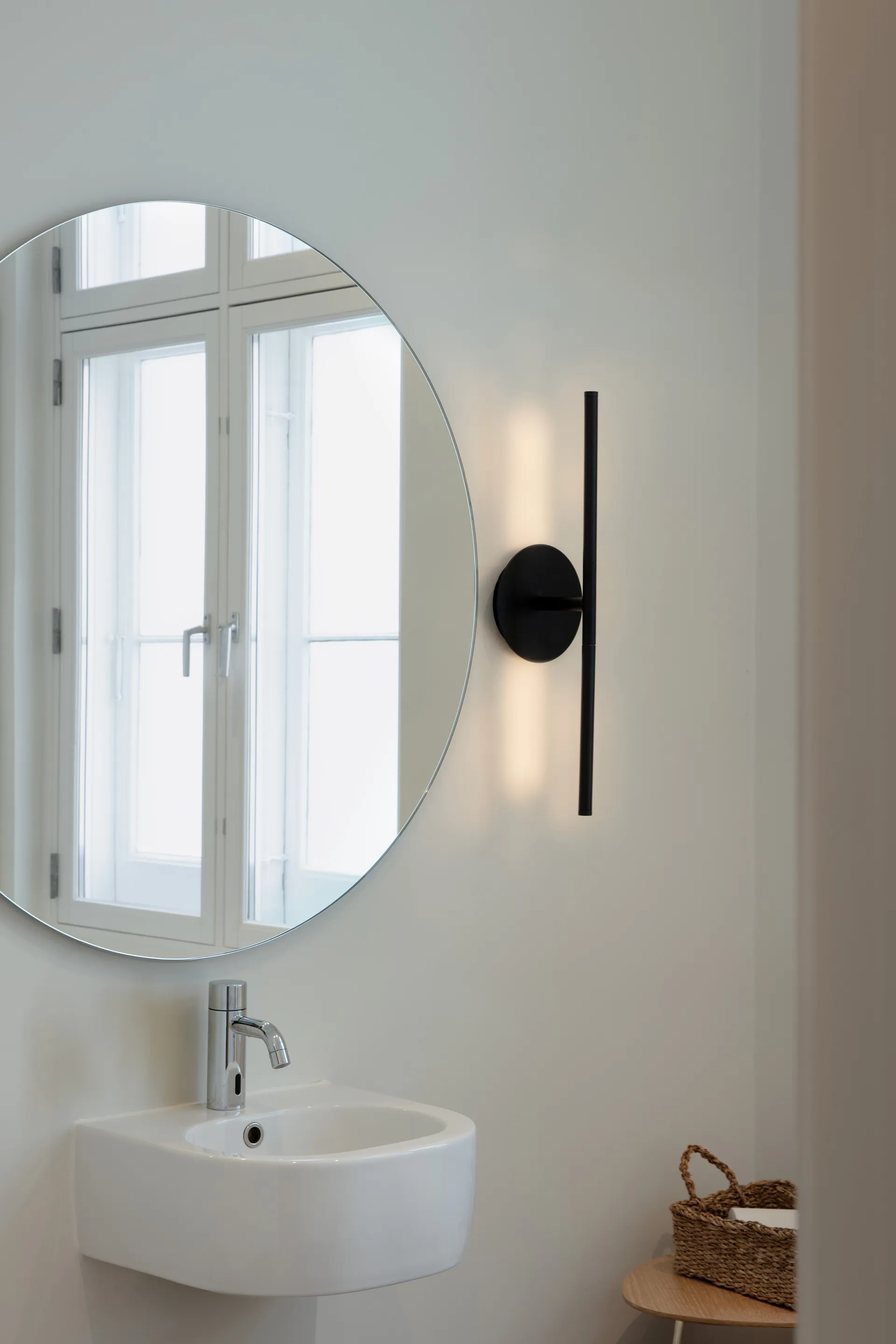Omni wall vegglampe mini, Black Umage