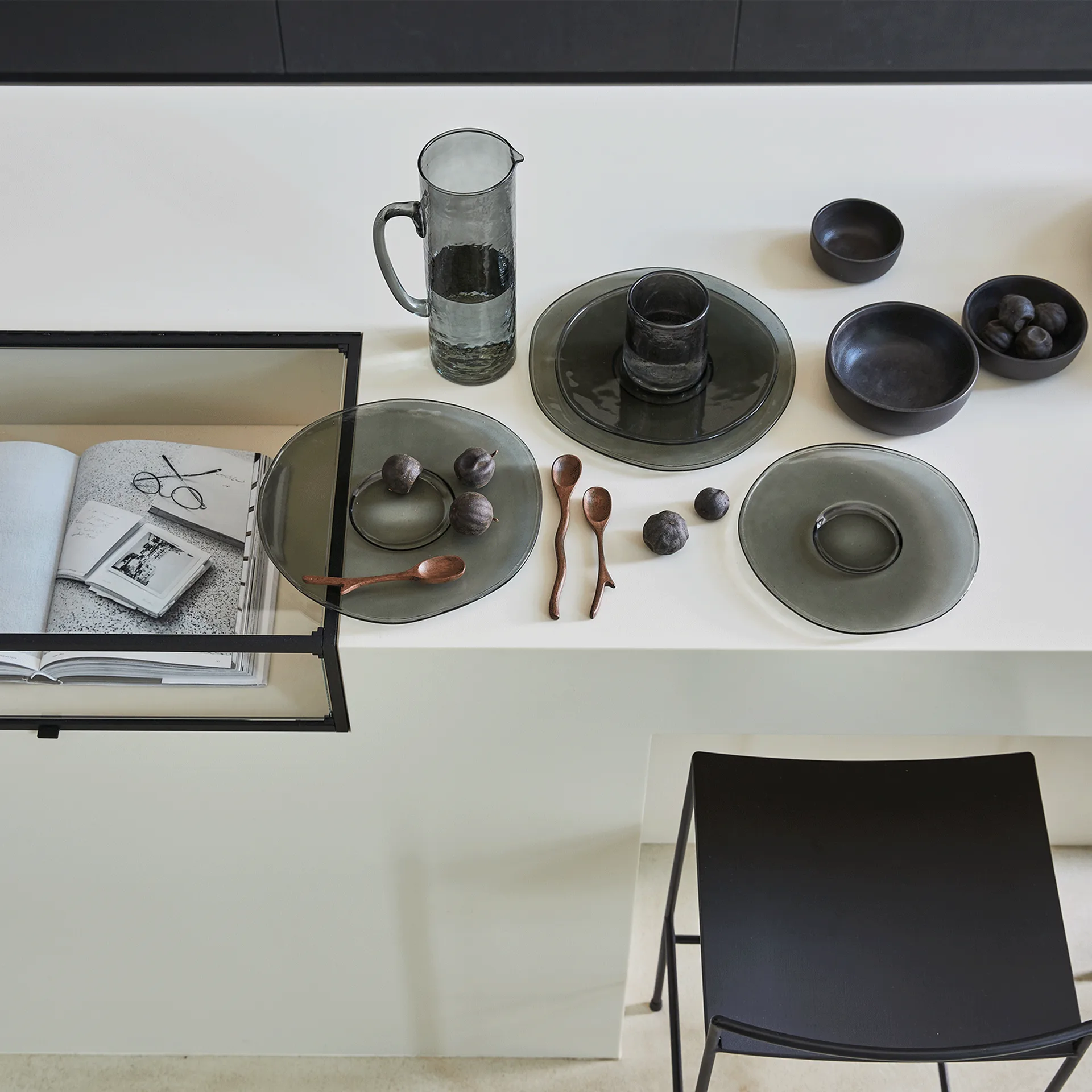 UNC tallerken gjenvunnet glass Ø 28 cm, Ebony URBAN NATURE CULTURE