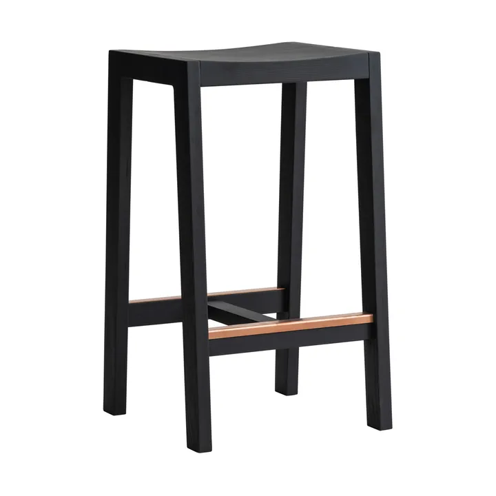 016 Maasto Bar Stool barkrakk - Svartbeiset furu, 65 cm - Vaarnii