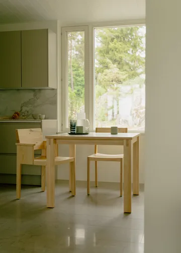 016 Maasto Table bord - Matt oljevokset furu, 90x90x75 cm - Vaarnii