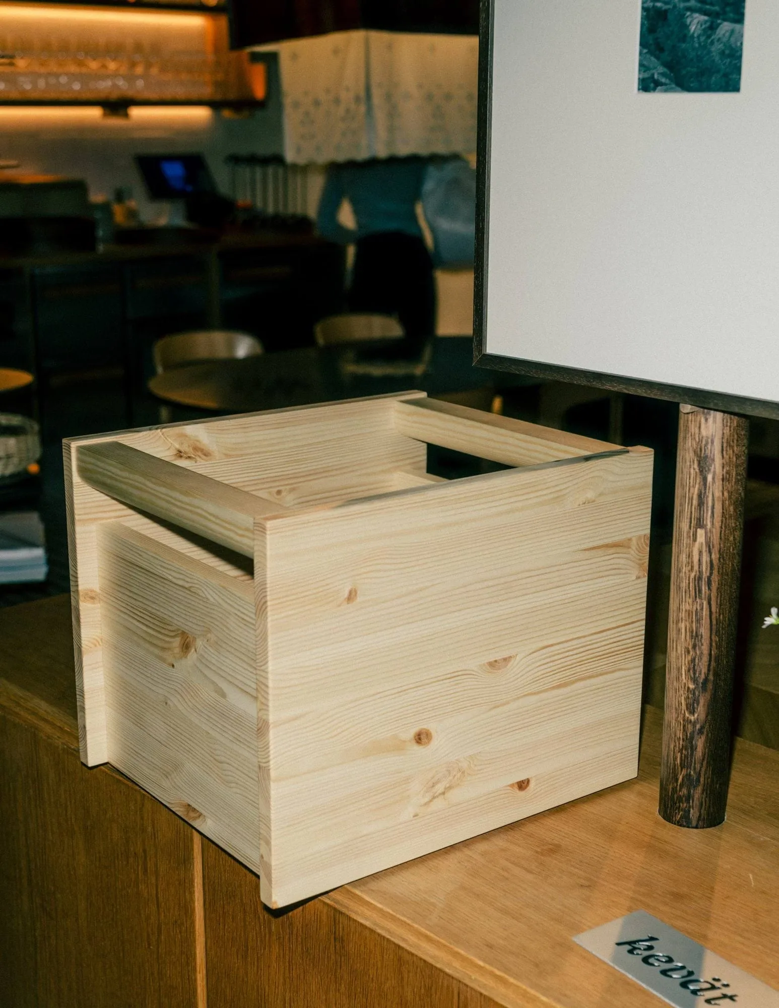 020 Koppa Crate oppbevaringsboks, Oljevokset furu, large 38x43x36 cm Vaarnii