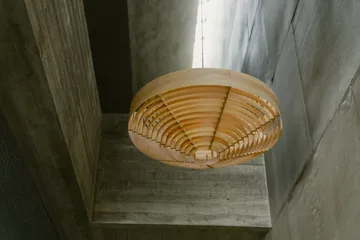 1003 Hans Pendant pendel - Matt oljevokset furu, XL Ø90 cm - Vaarnii