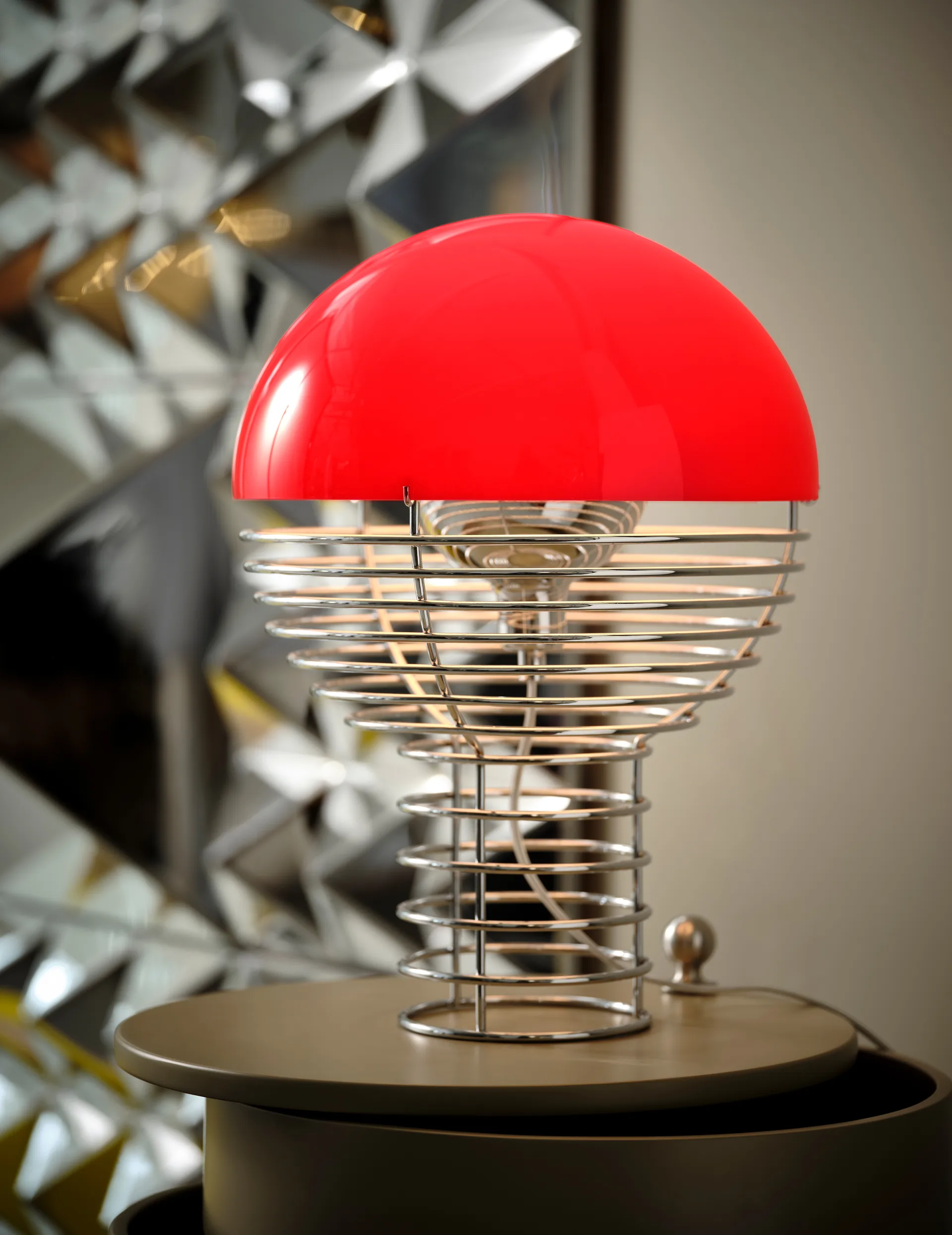 Wire bordlampe Ø 30 cm, Chrome-red Verpan