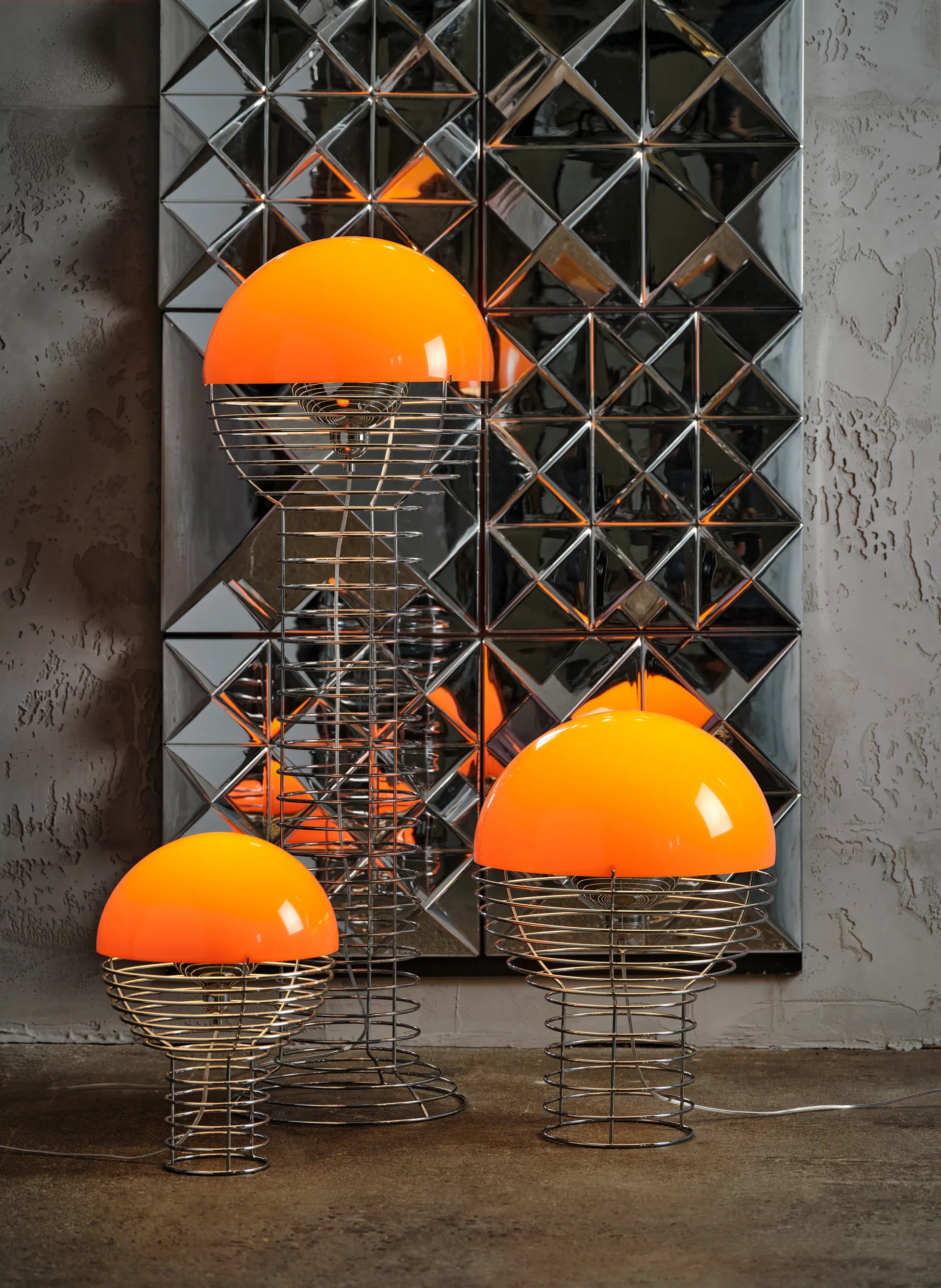 Wire gulvlampe, Chrome-orange Verpan