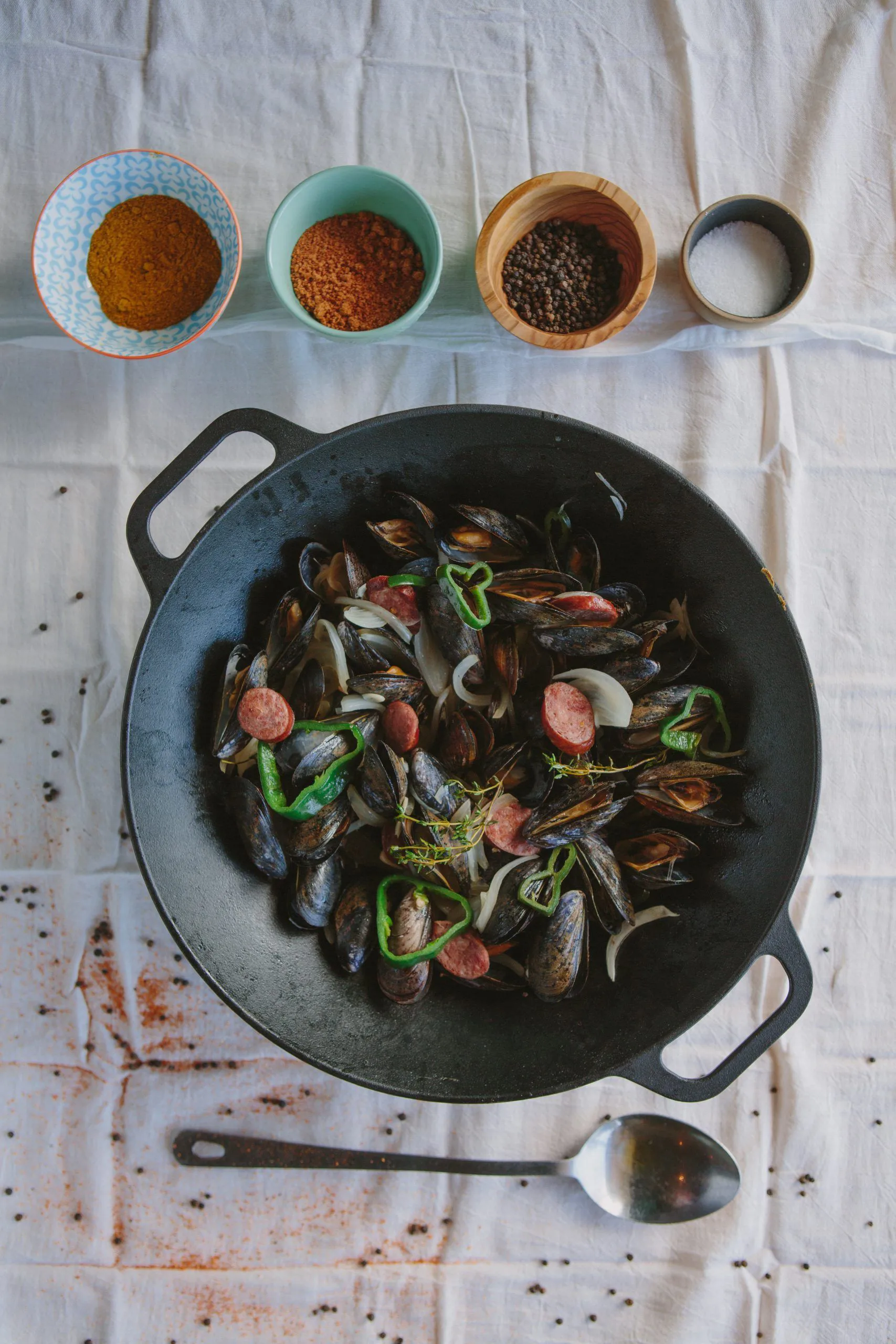 Wokpanne støpejern 36 cm, Svart Victoria