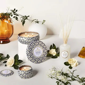 Maison Blanc Mini Tin duftlys 25 timer - Gardenia Colonia - Voluspa
