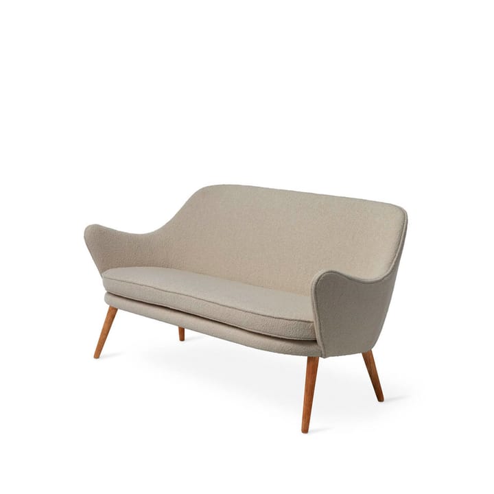 Dwell sofa - 2-seter tekstil barnum 2 sand, ben i røkt eik - Warm Nordic