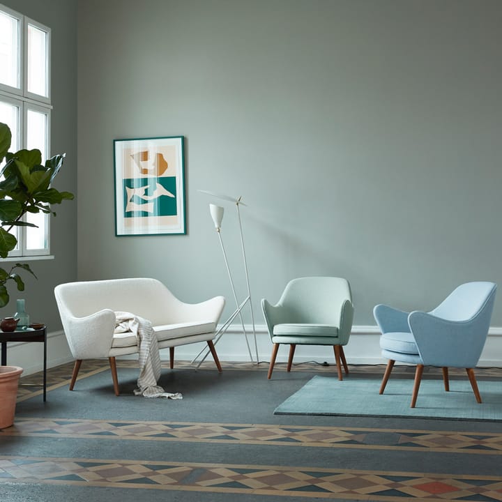 Dwell sofa - 2-seter tekstil barnum 24 cream, ben i røkt eik - Warm Nordic