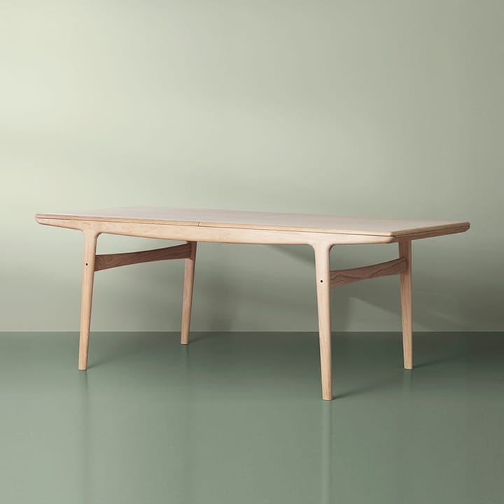 Evermore spisebord, valnøtt oljet, 160 cm Warm Nordic
