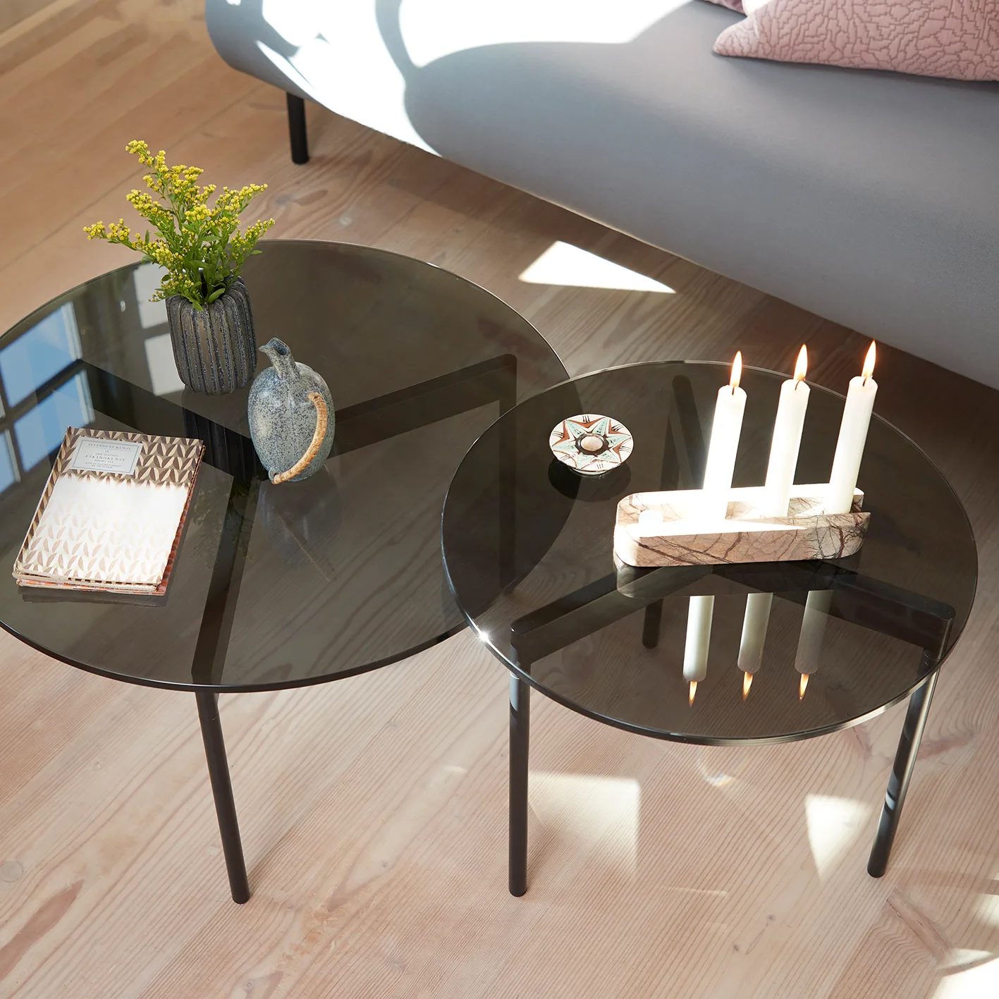 From Above salongbord Ø52 cm svart understell, Grå Warm Nordic