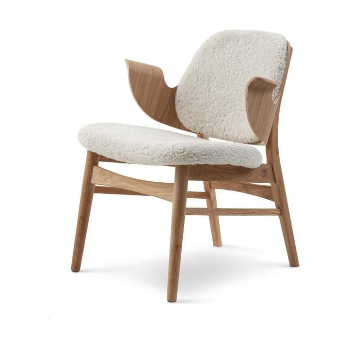 Gesture loungestol, saueskinn, moonlight, hvitoljet eikestativ Warm Nordic