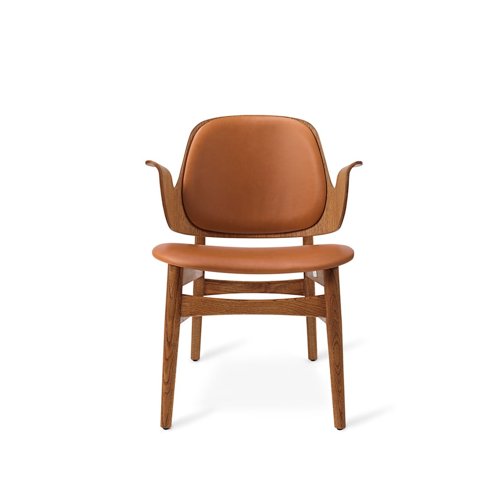 Warm Nordic Gesture loungestol skinn silk 250 cognac, teakoljet eikestativ
