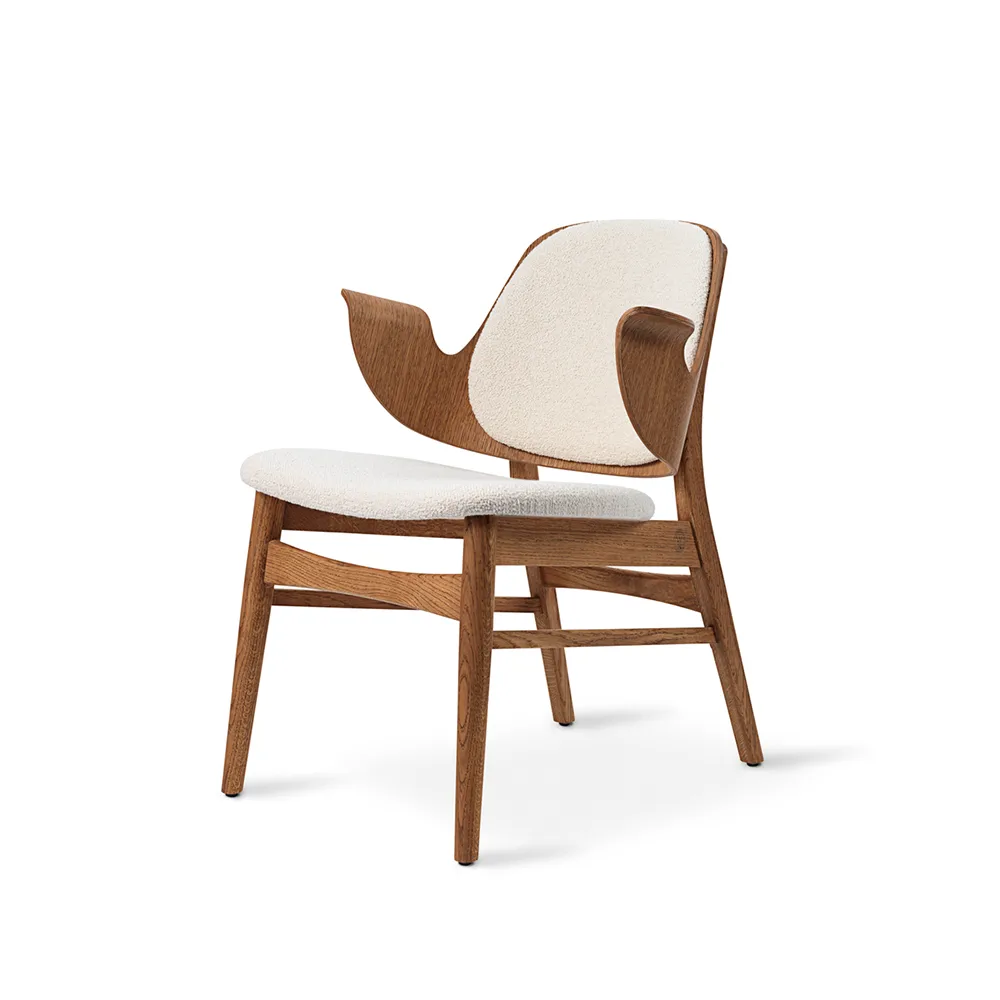 Gesture loungestol, tekstil barnum 24 cream, teakoljet eikestativ Warm Nordic