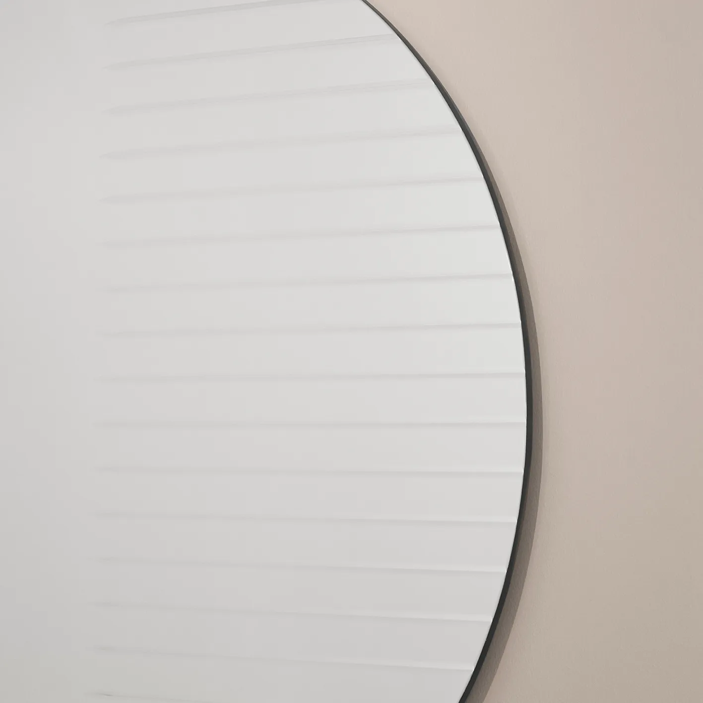 Masquerade Round speil, Klar Warm Nordic