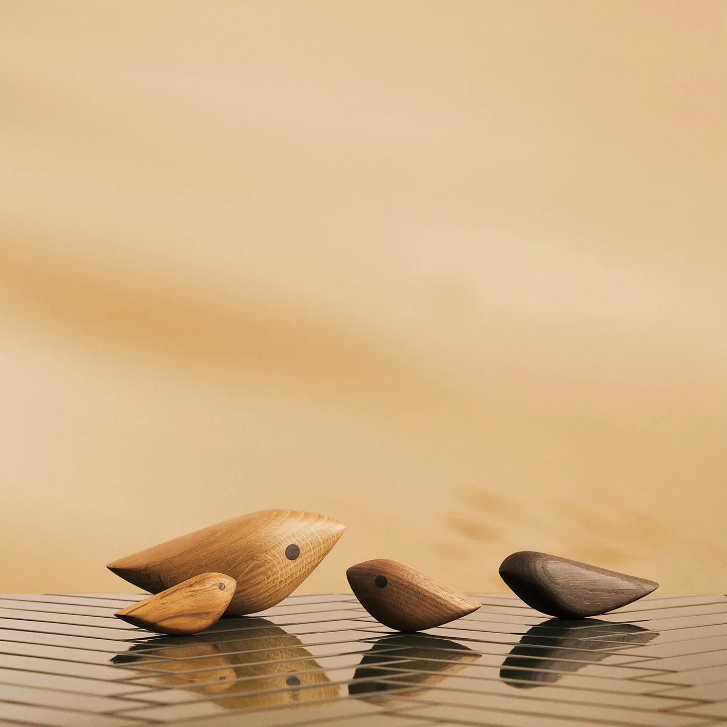 Twirling Bird dekorasjon L, Røkt eik Warm Nordic