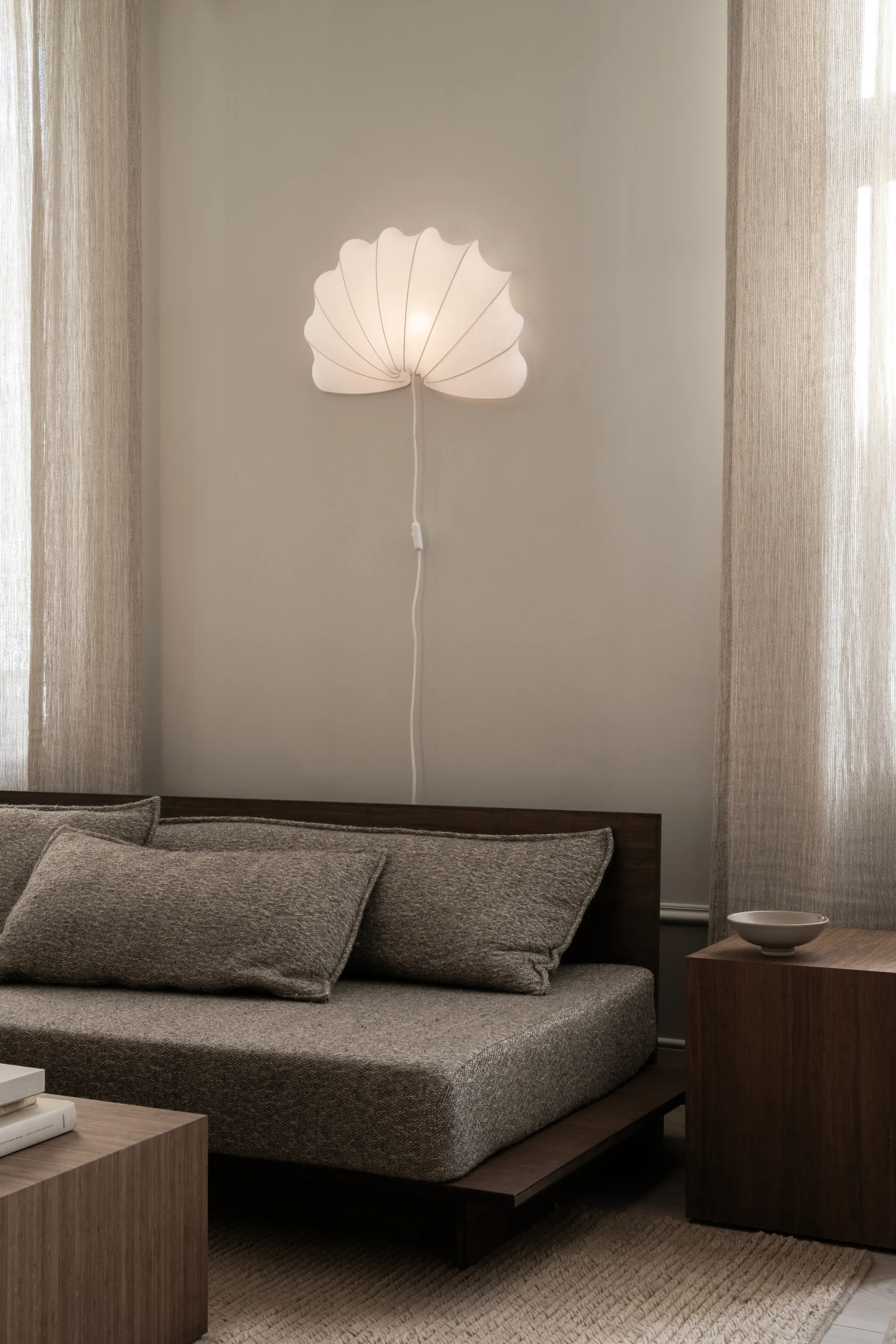 Anna vegglampe L 54 cm, White cotton Watt & Veke