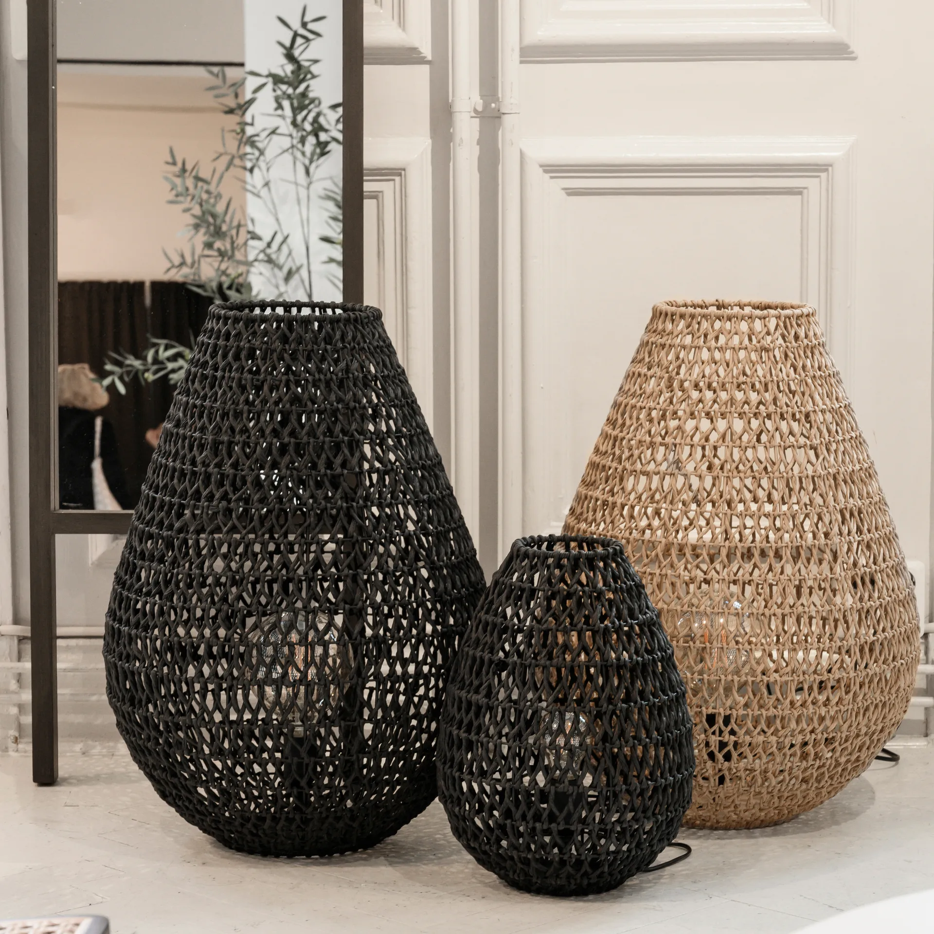 Buster gulvlampe Ø44 cm, Svart Watt & Veke