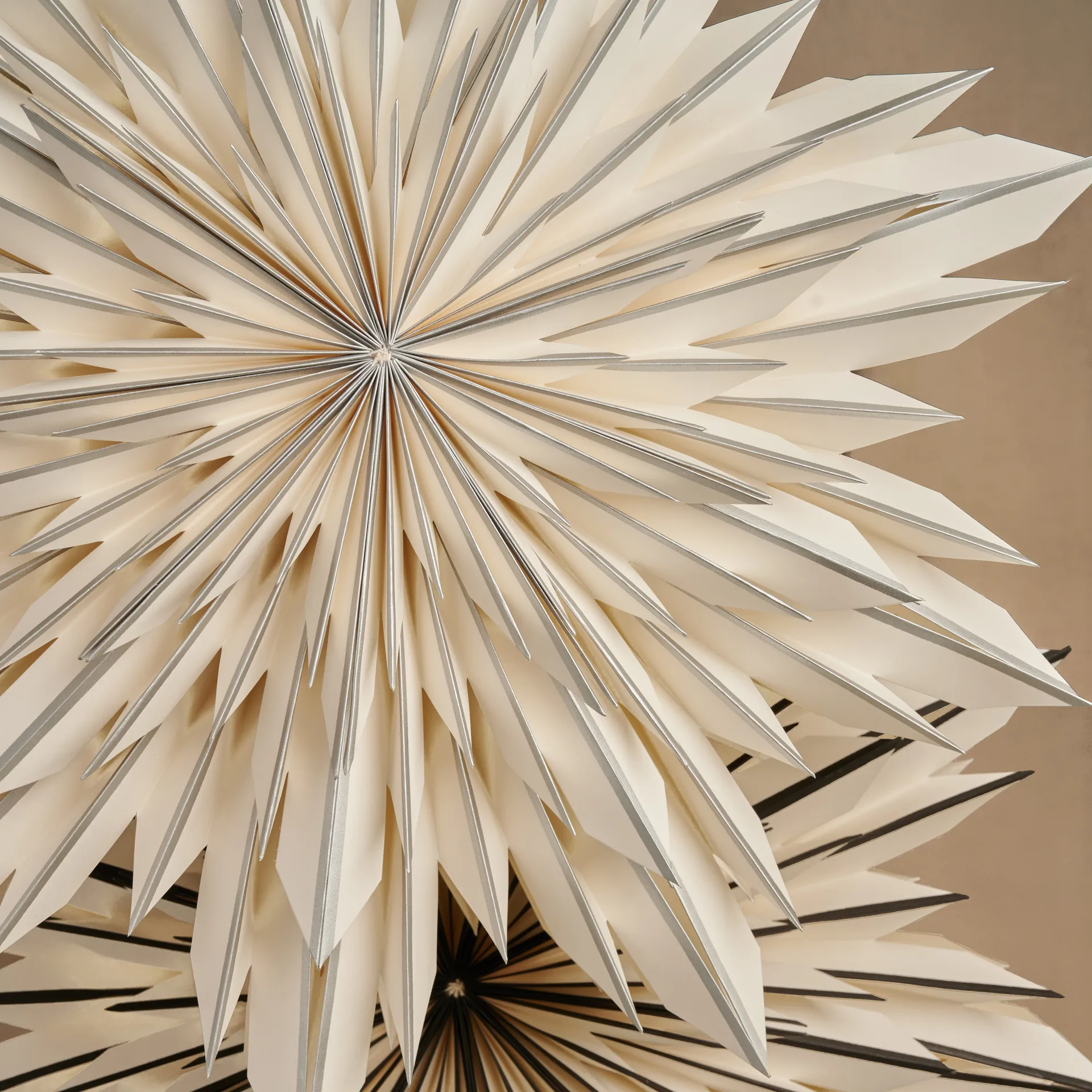 Elsa adventsstjerne 60 cm, Sølv-hvit Watt & Veke