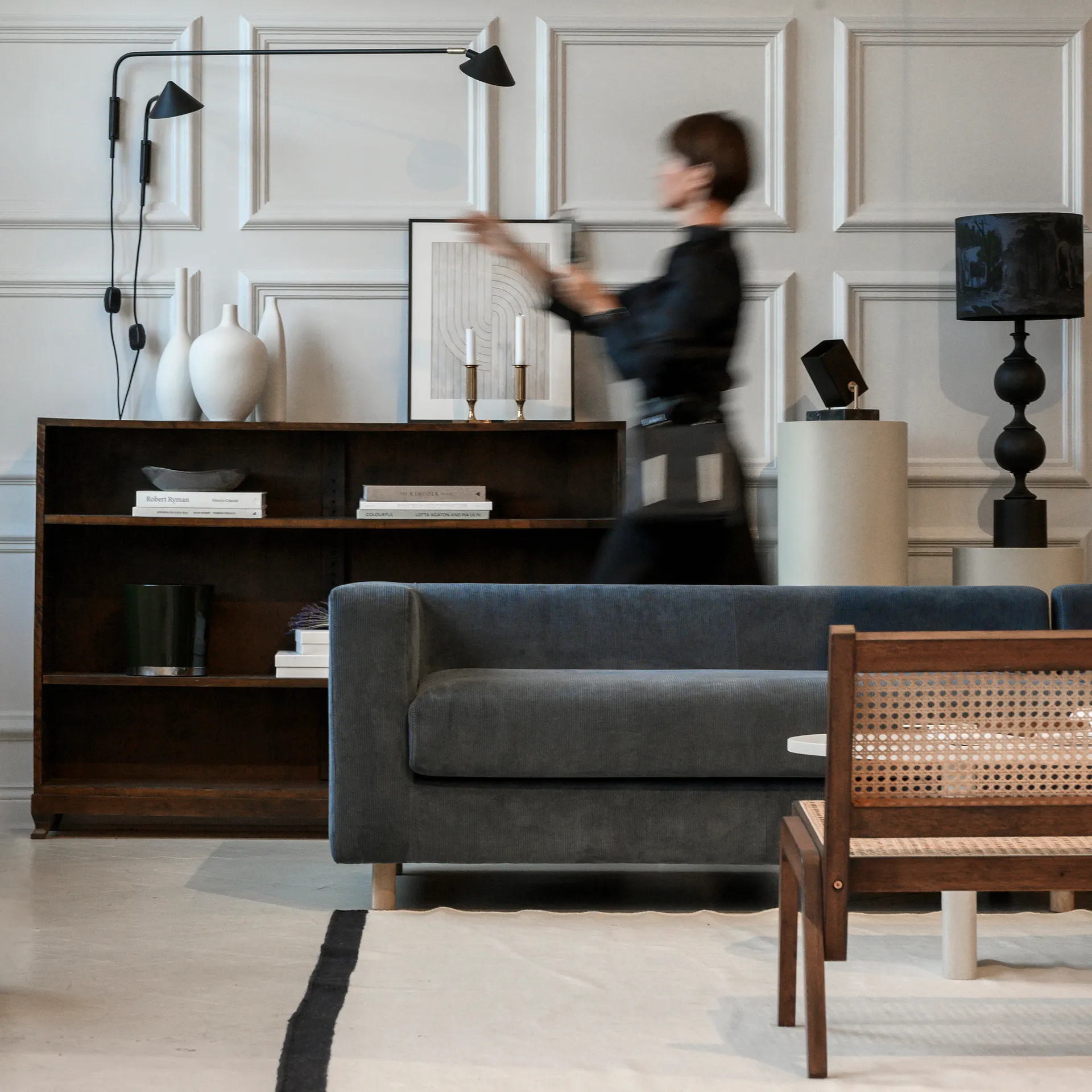 Kelly vegglampe kort arm, Svart-gull Watt & Veke