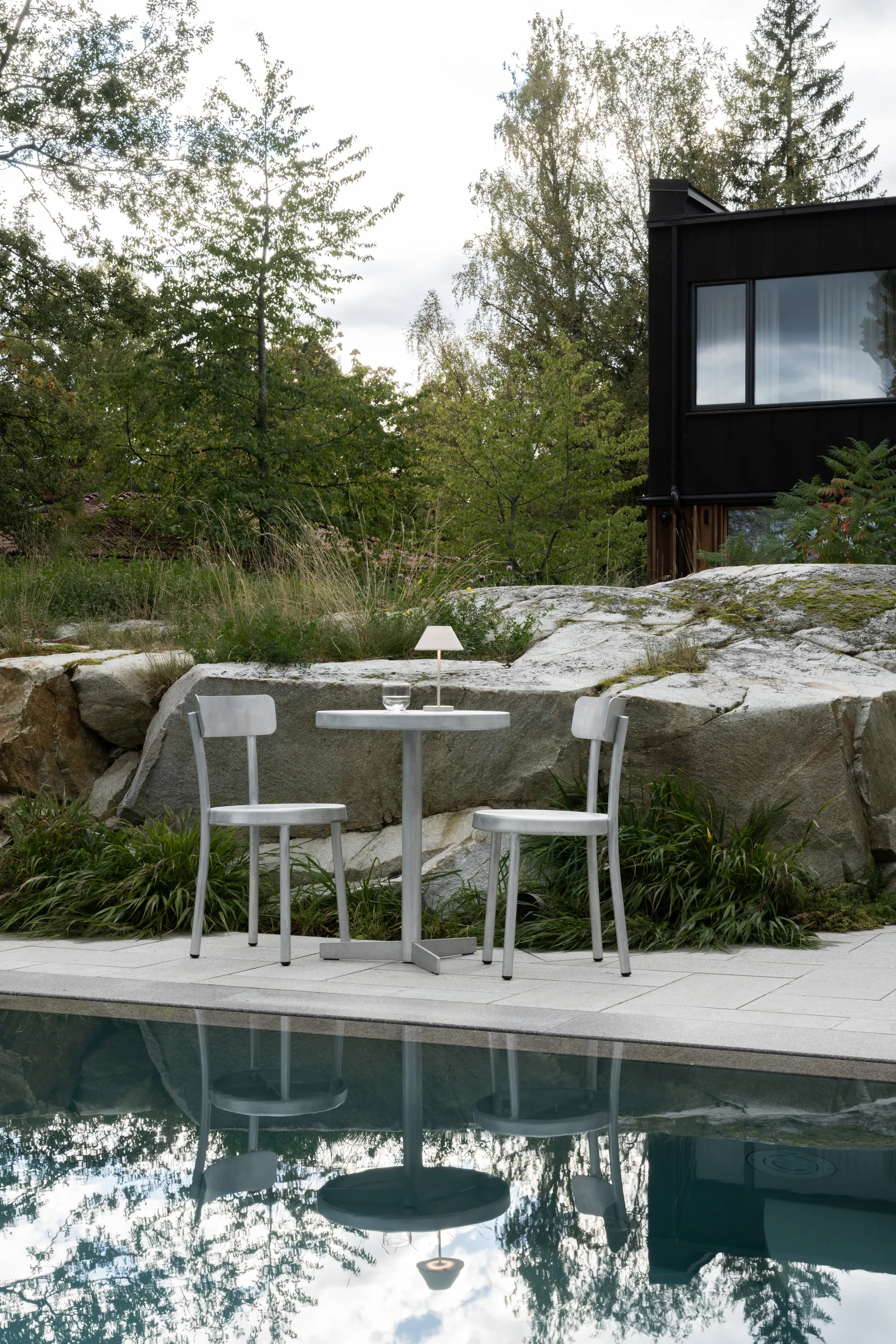 Teya bordlampe portabel, Offwhite, Ø15x26 cm Watt & Veke