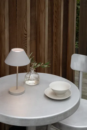 Teya bordlampe portabel - Warm grey, Ø15x26 cm - Watt & Veke