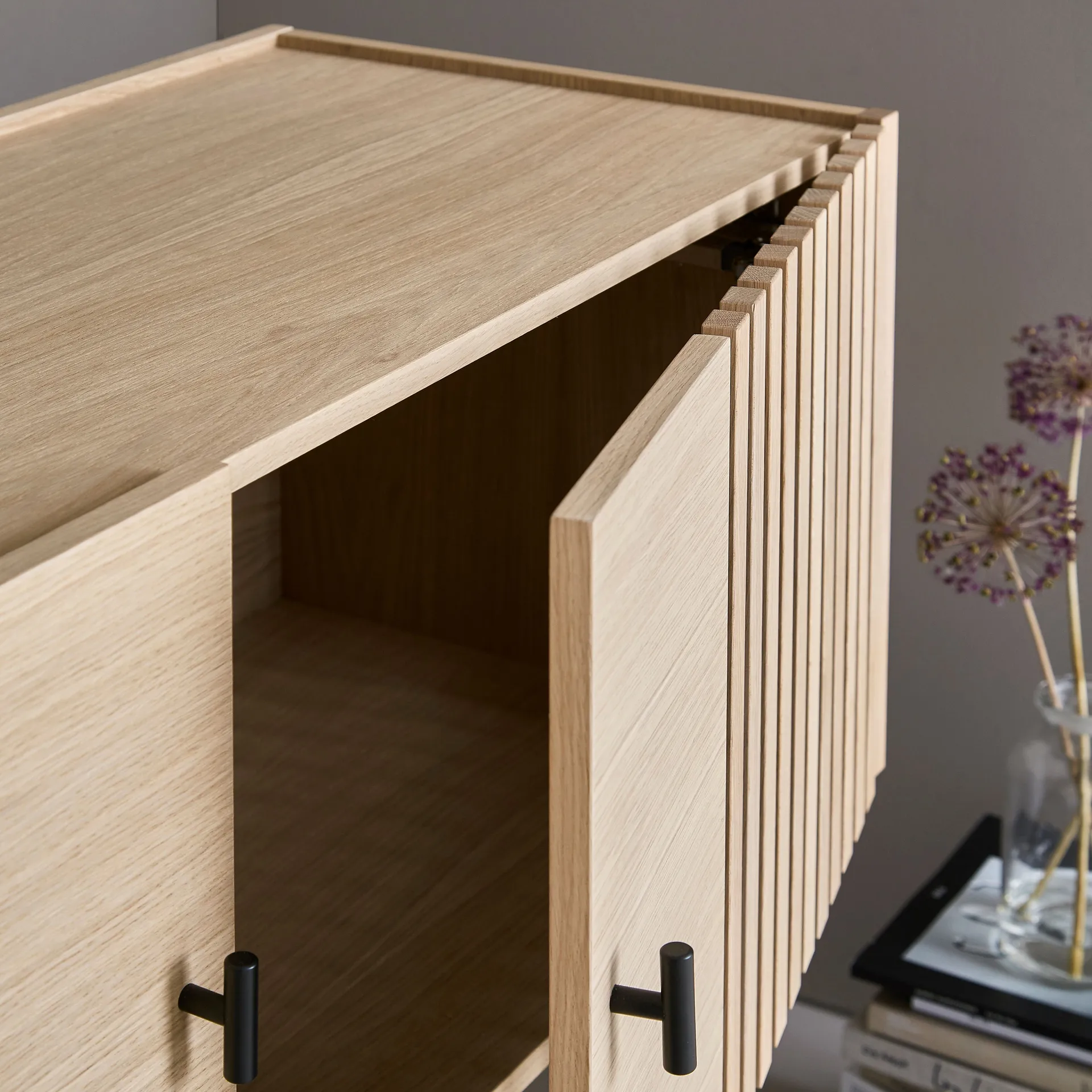 Array sidebord, 120cm, hvitpigmentert eik Woud