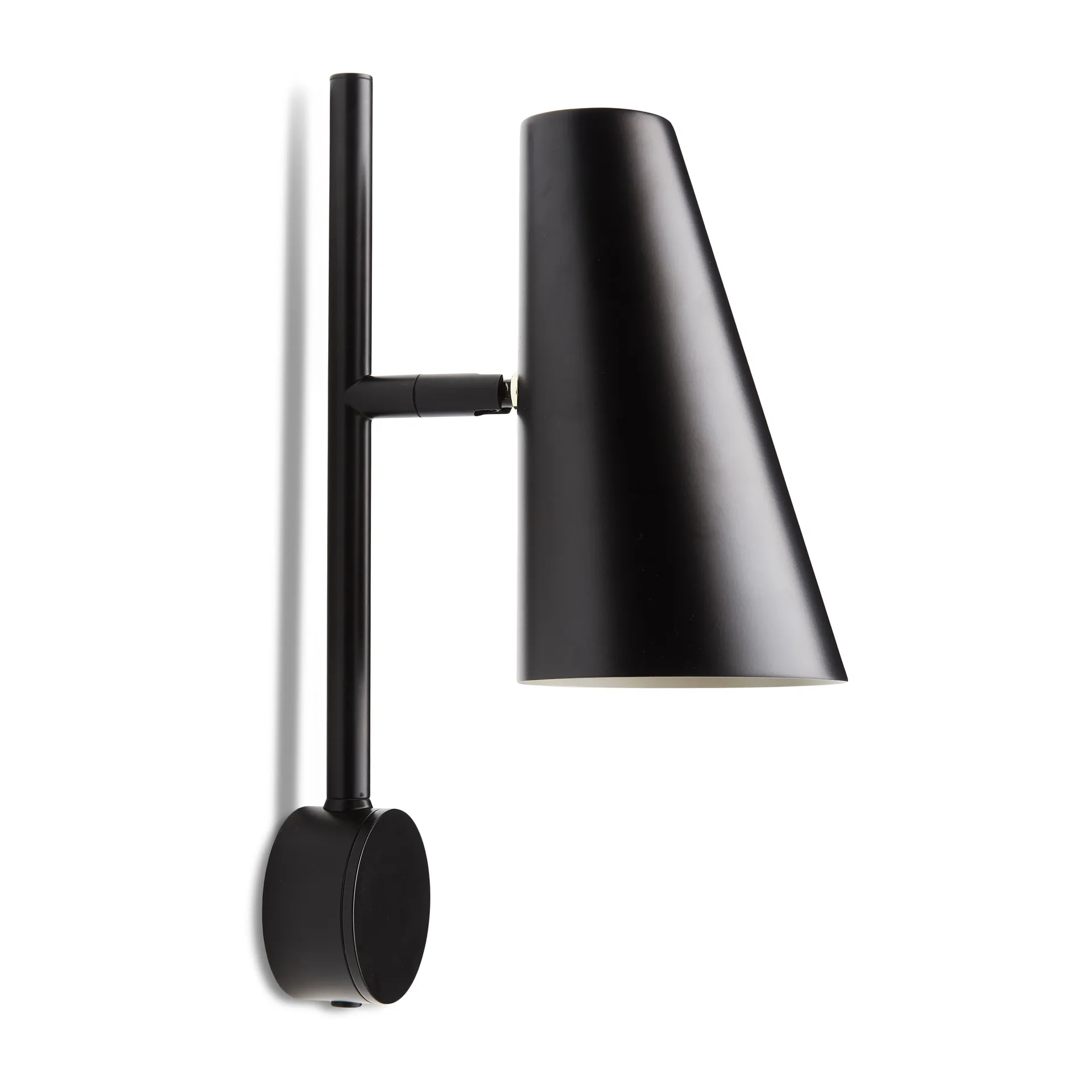 Cono vegglampe, Svart Woud