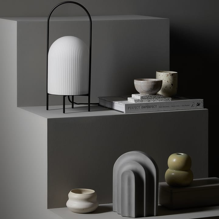 Ghost bordlampe, Svart-hvitt opalglass Woud
