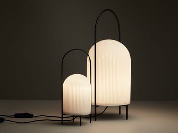 Ghost gulvlampe - Svart–hvitt opalglass - Woud